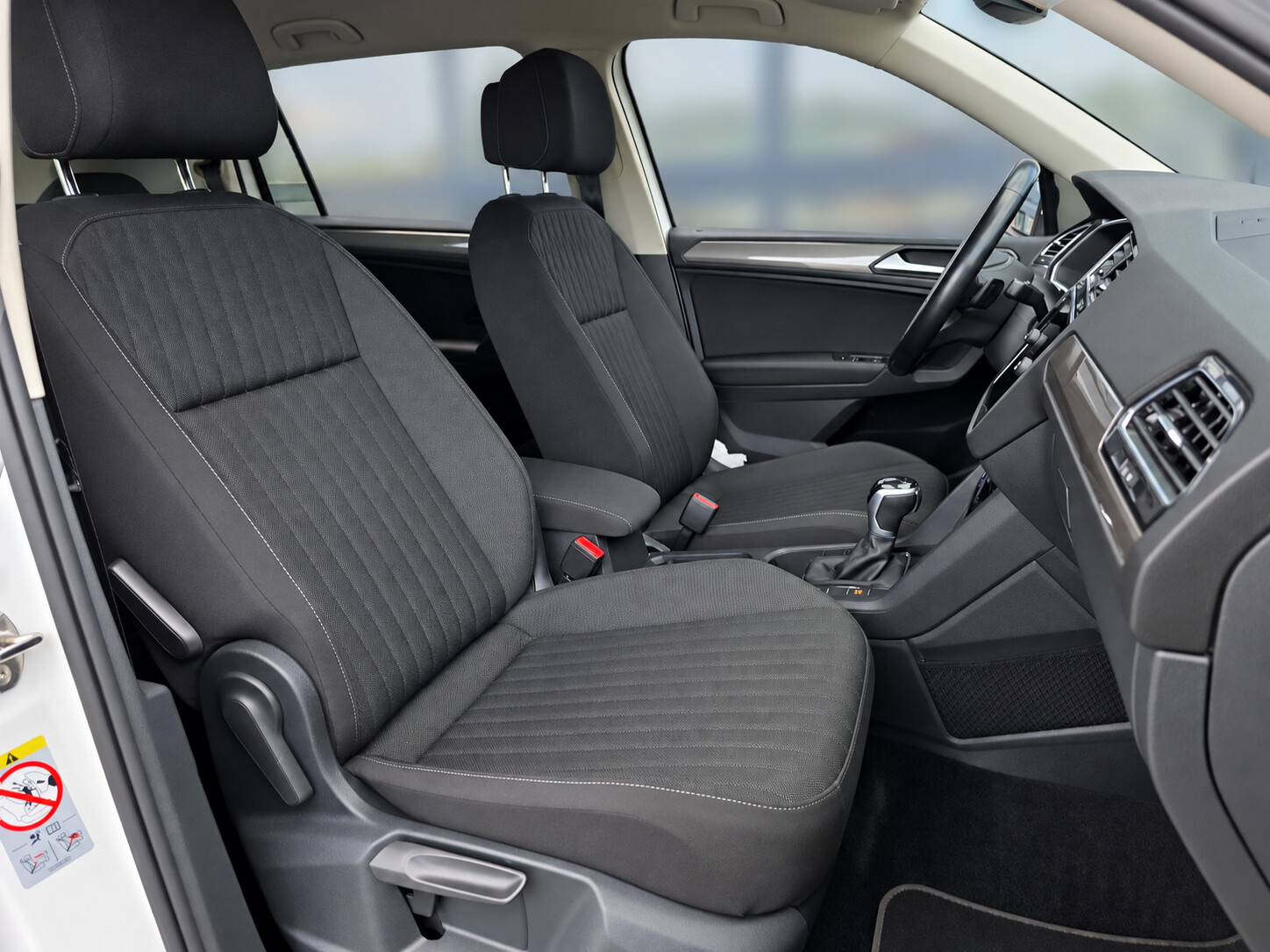 Volkswagen Tiguan Allspace - zdjęcie 14