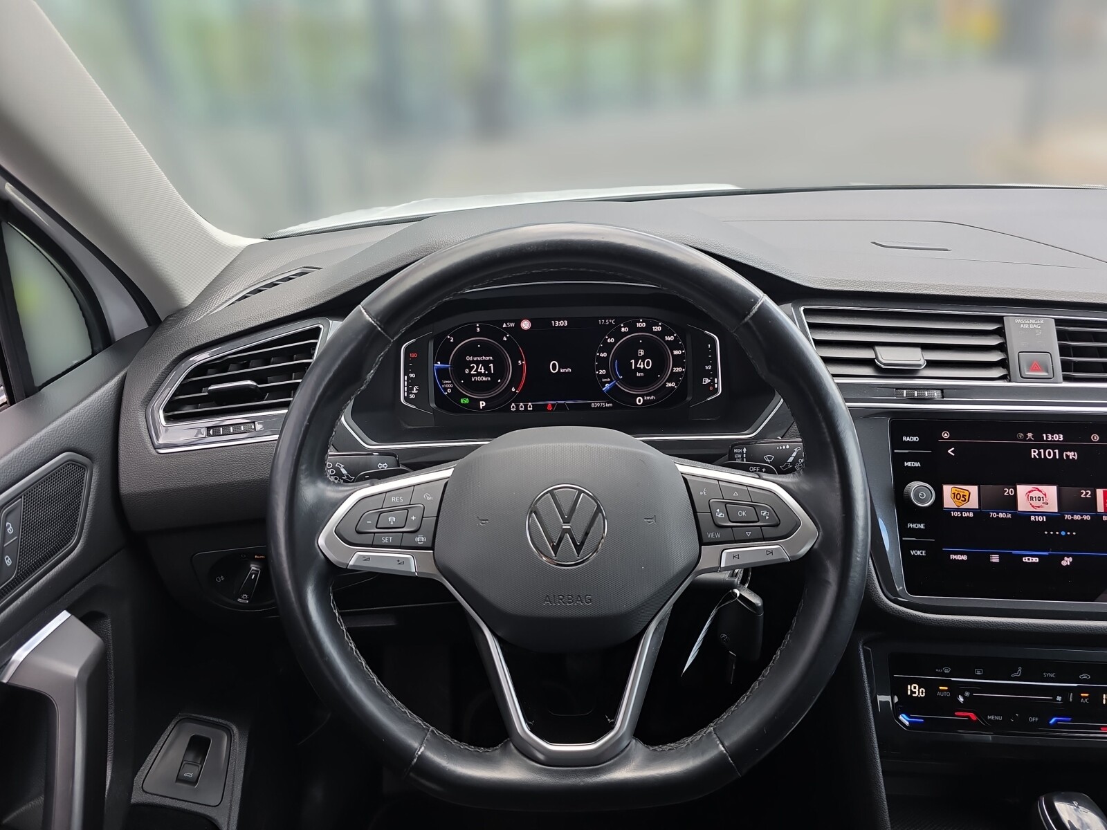 Volkswagen Tiguan Allspace - zdjęcie 12