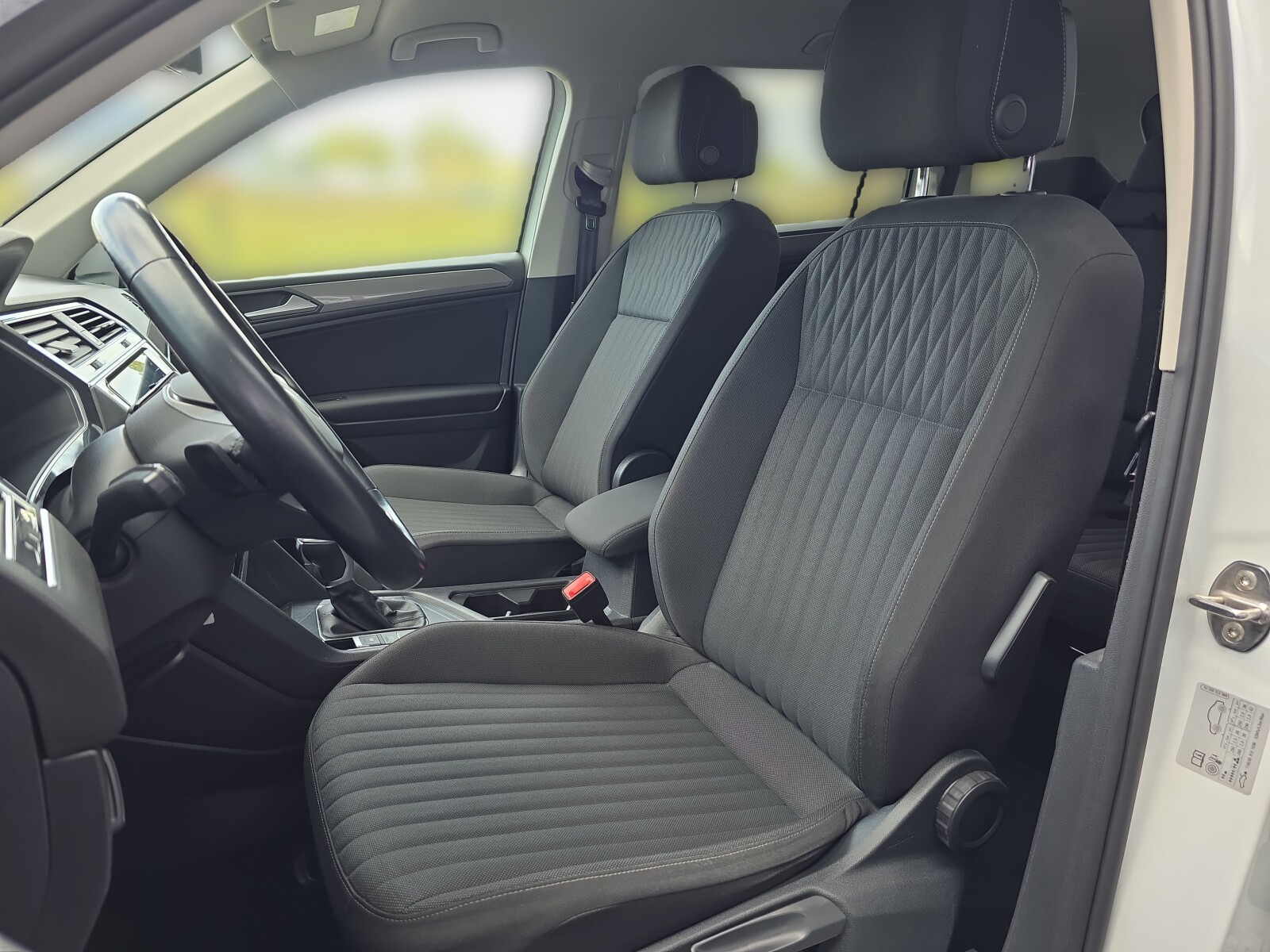 Volkswagen Tiguan Allspace - zdjęcie 9
