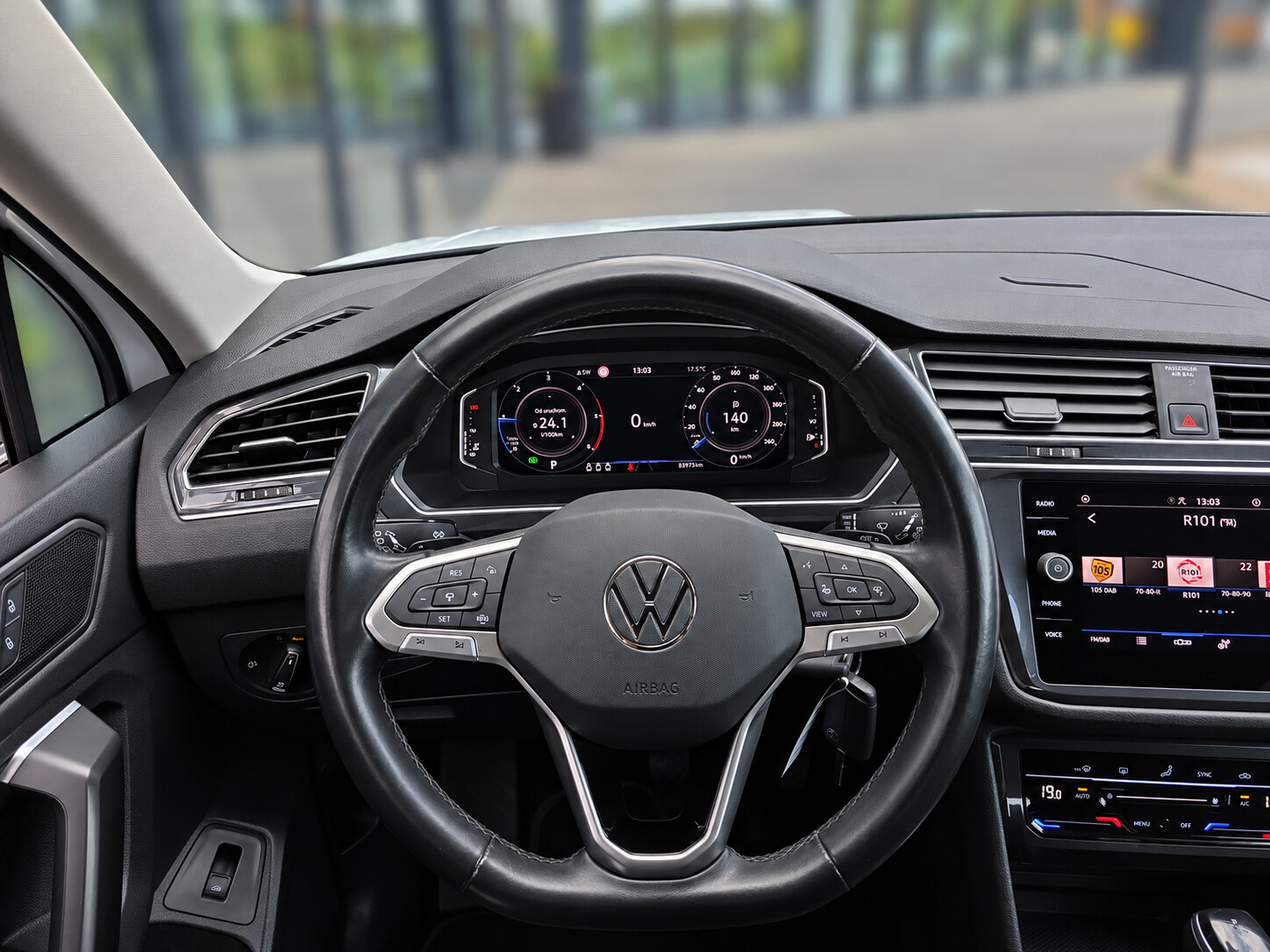 Volkswagen Tiguan Allspace - zdjęcie 10