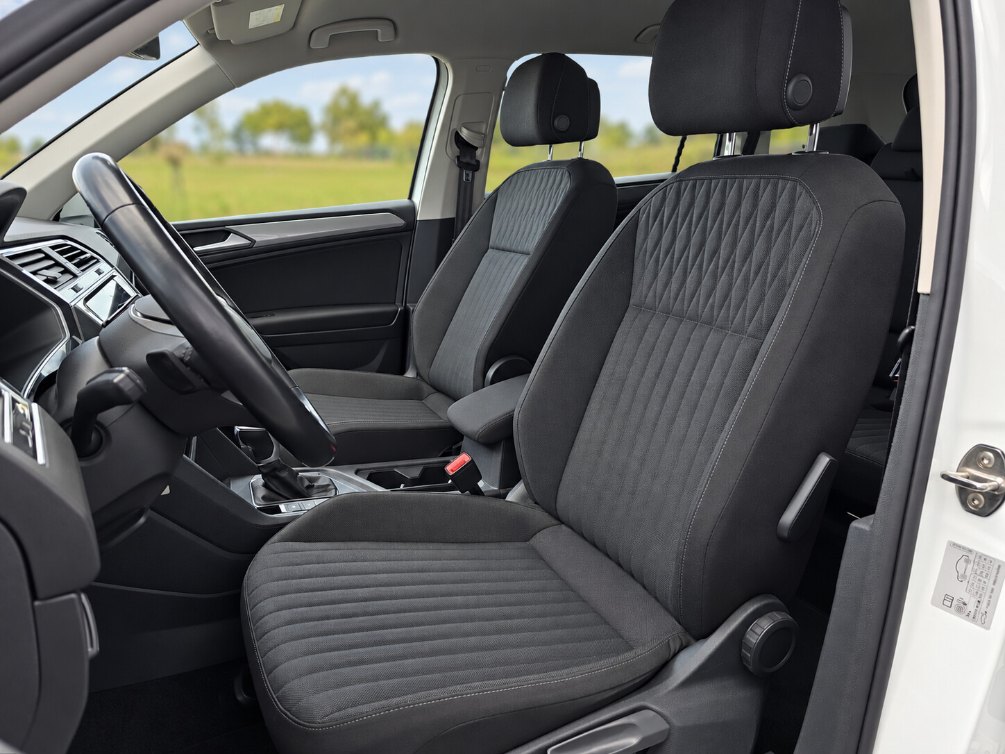 Volkswagen Tiguan Allspace - zdjęcie 11