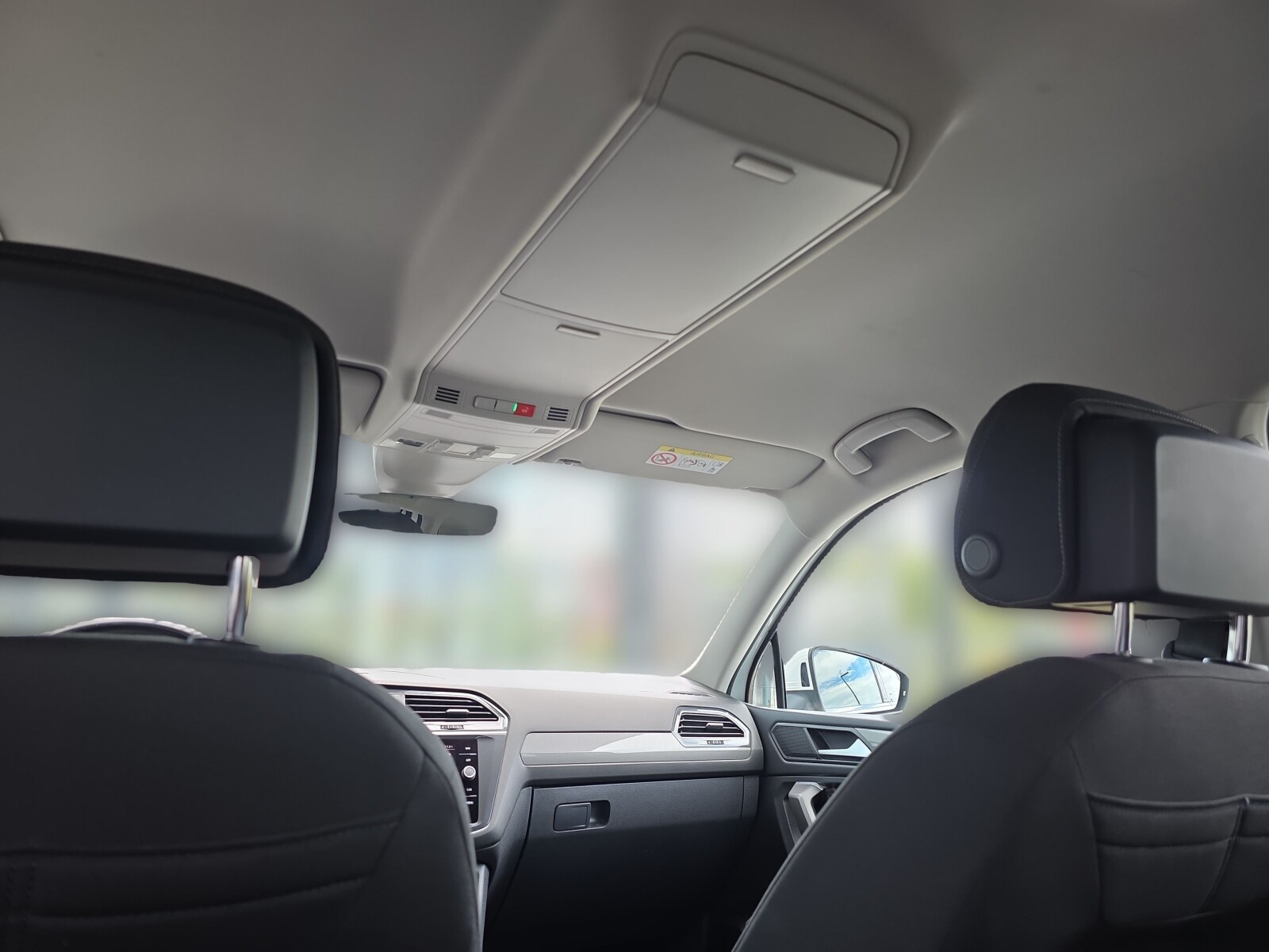 Volkswagen Tiguan Allspace - zdjęcie 30