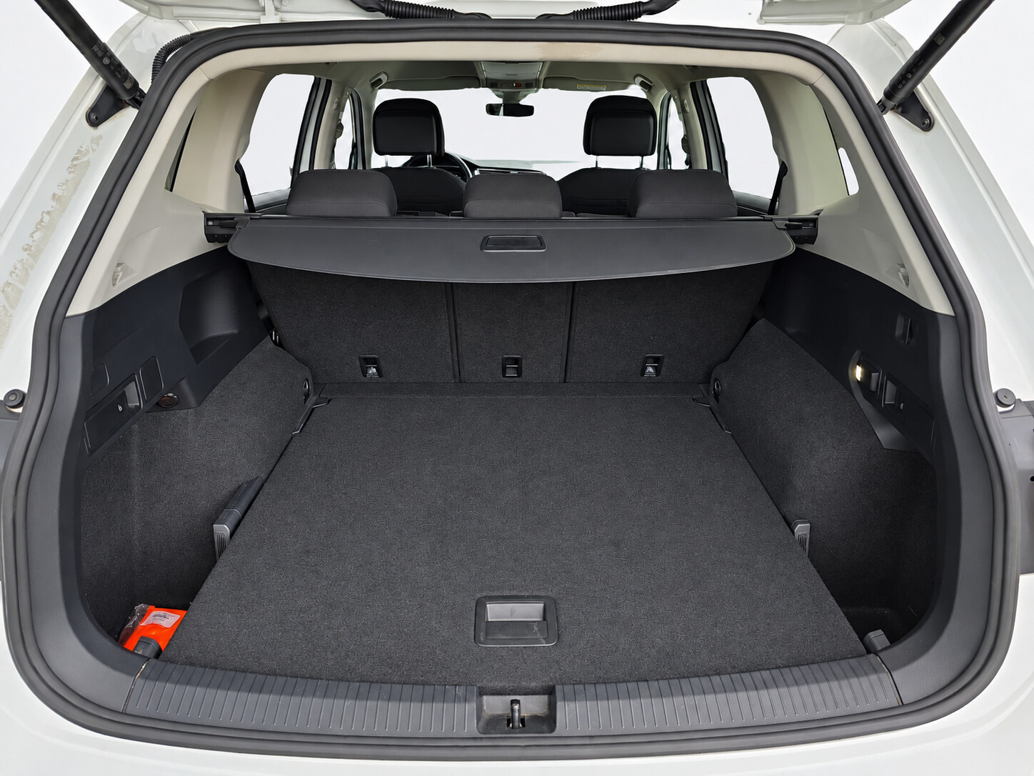 Volkswagen Tiguan Allspace - zdjęcie 16