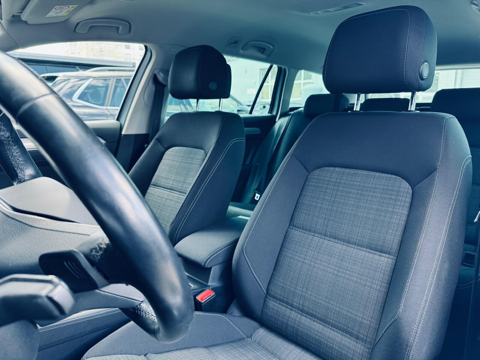 Volkswagen Passat - zdjęcie 10