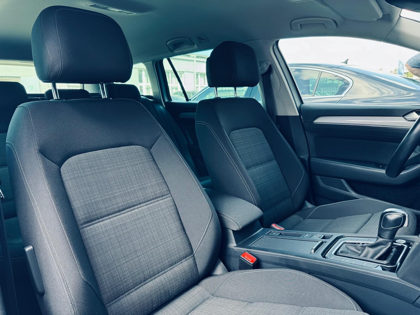 Volkswagen Passat - zdjęcie 14