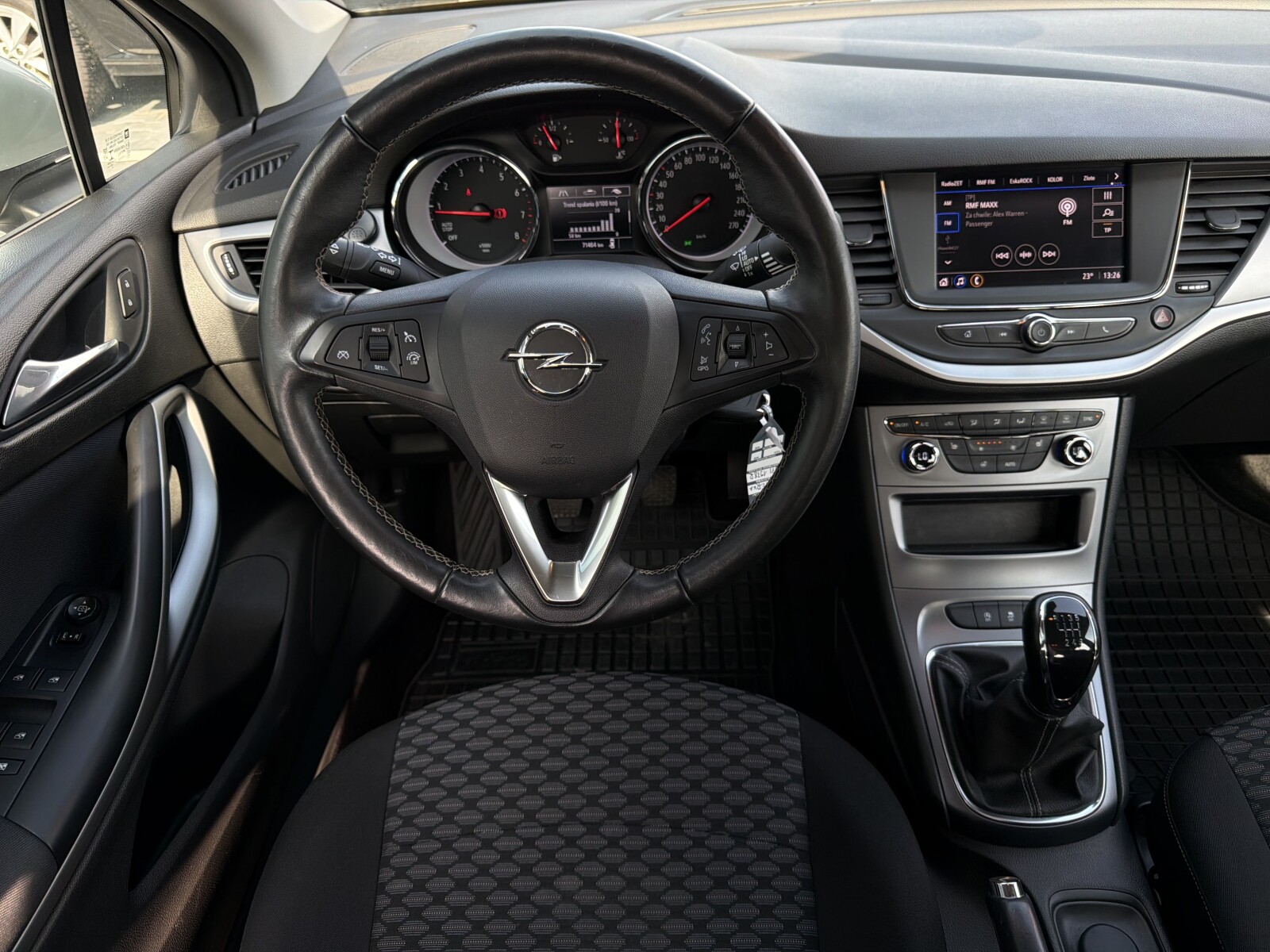 Opel Astra - zdjęcie 10