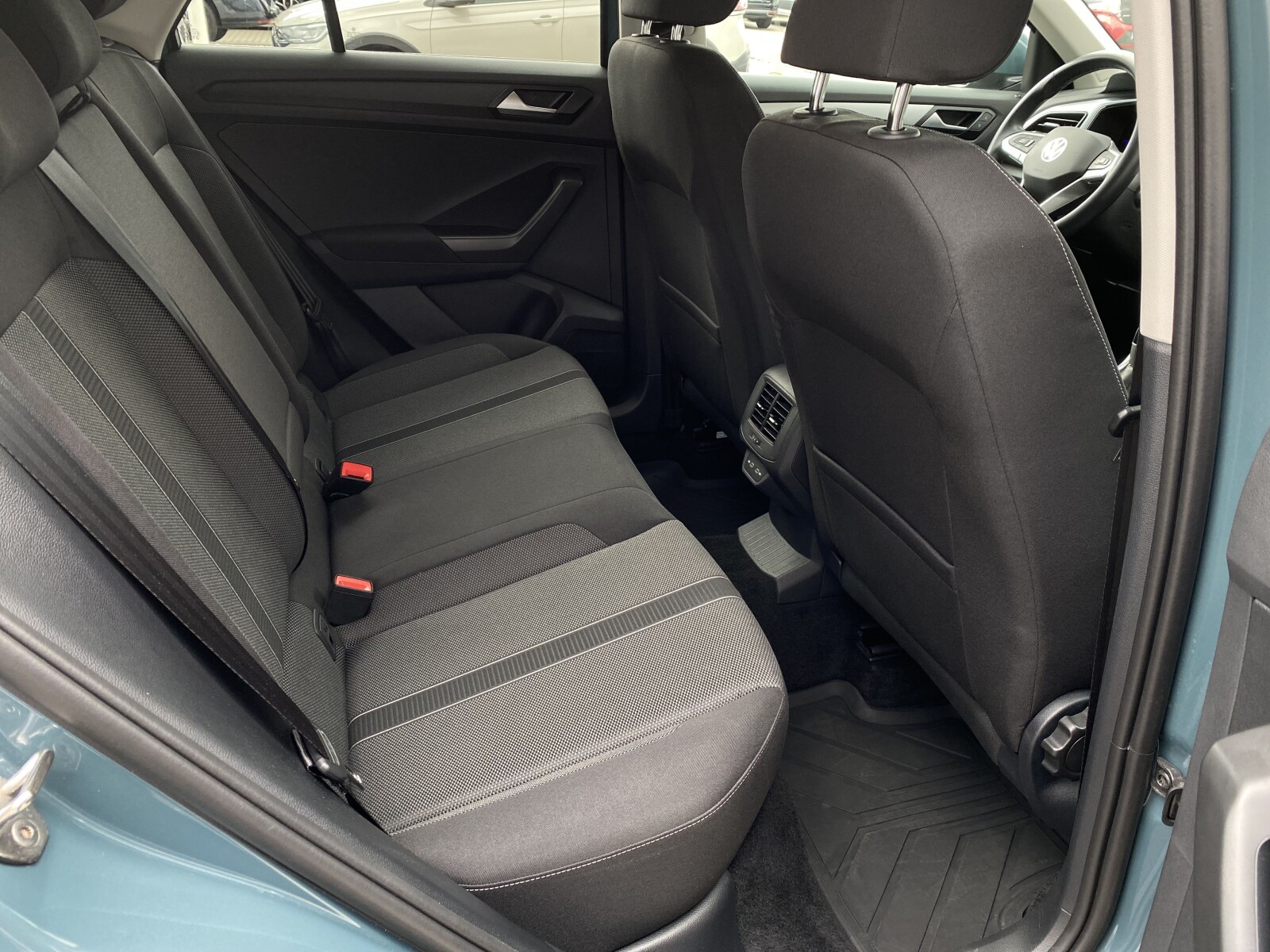 Volkswagen T-Roc - zdjęcie 26