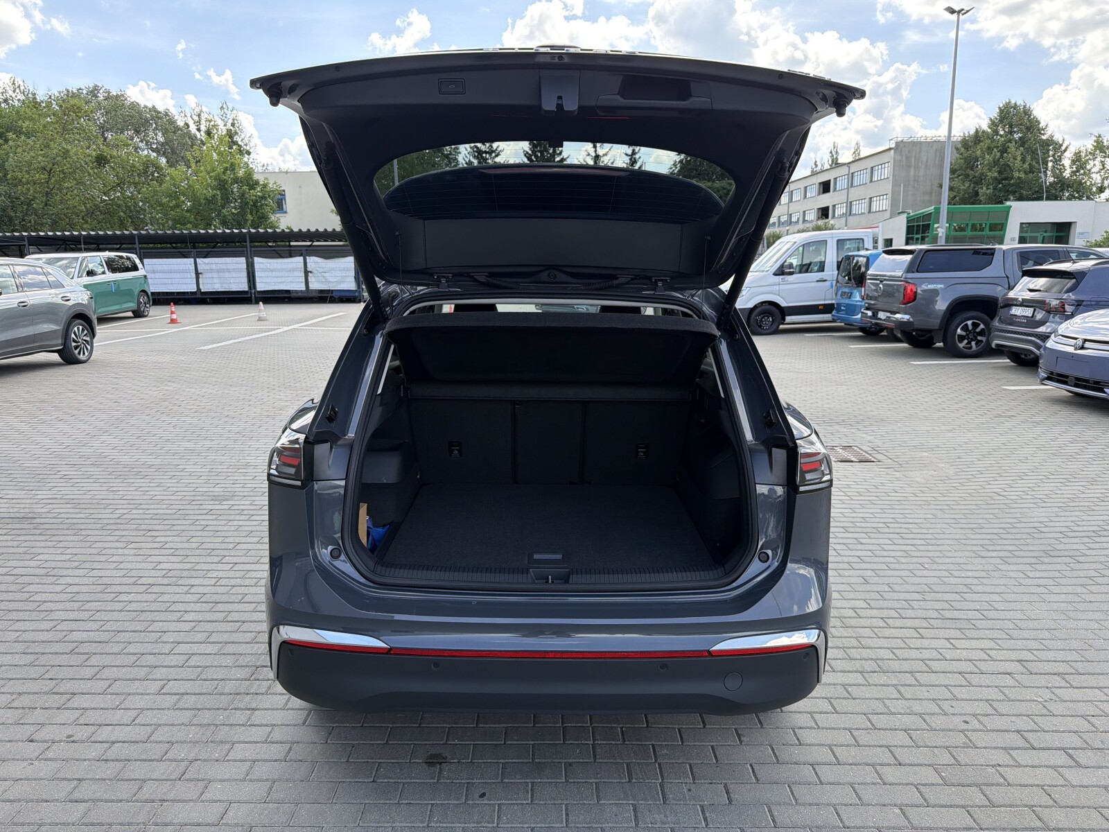 Volkswagen Tiguan - zdjęcie 20