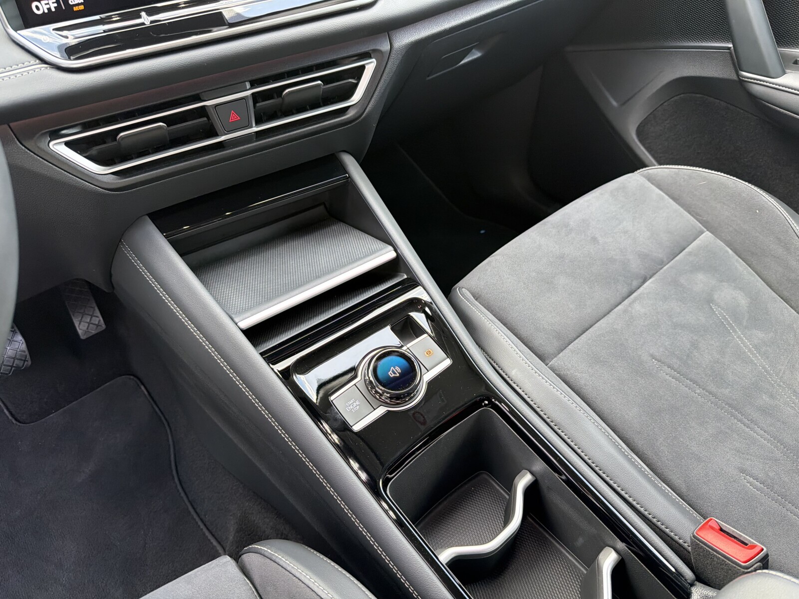 Volkswagen Tiguan - zdjęcie 18