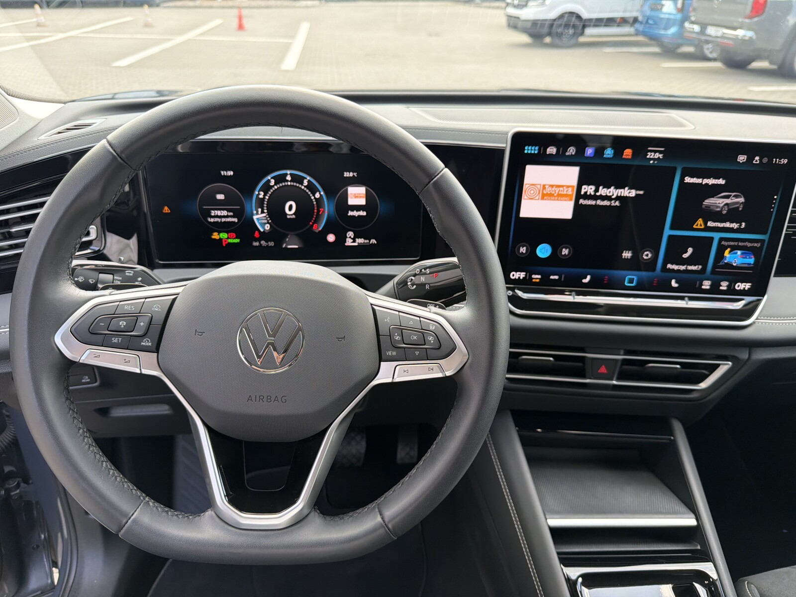 Volkswagen Tiguan - zdjęcie 16