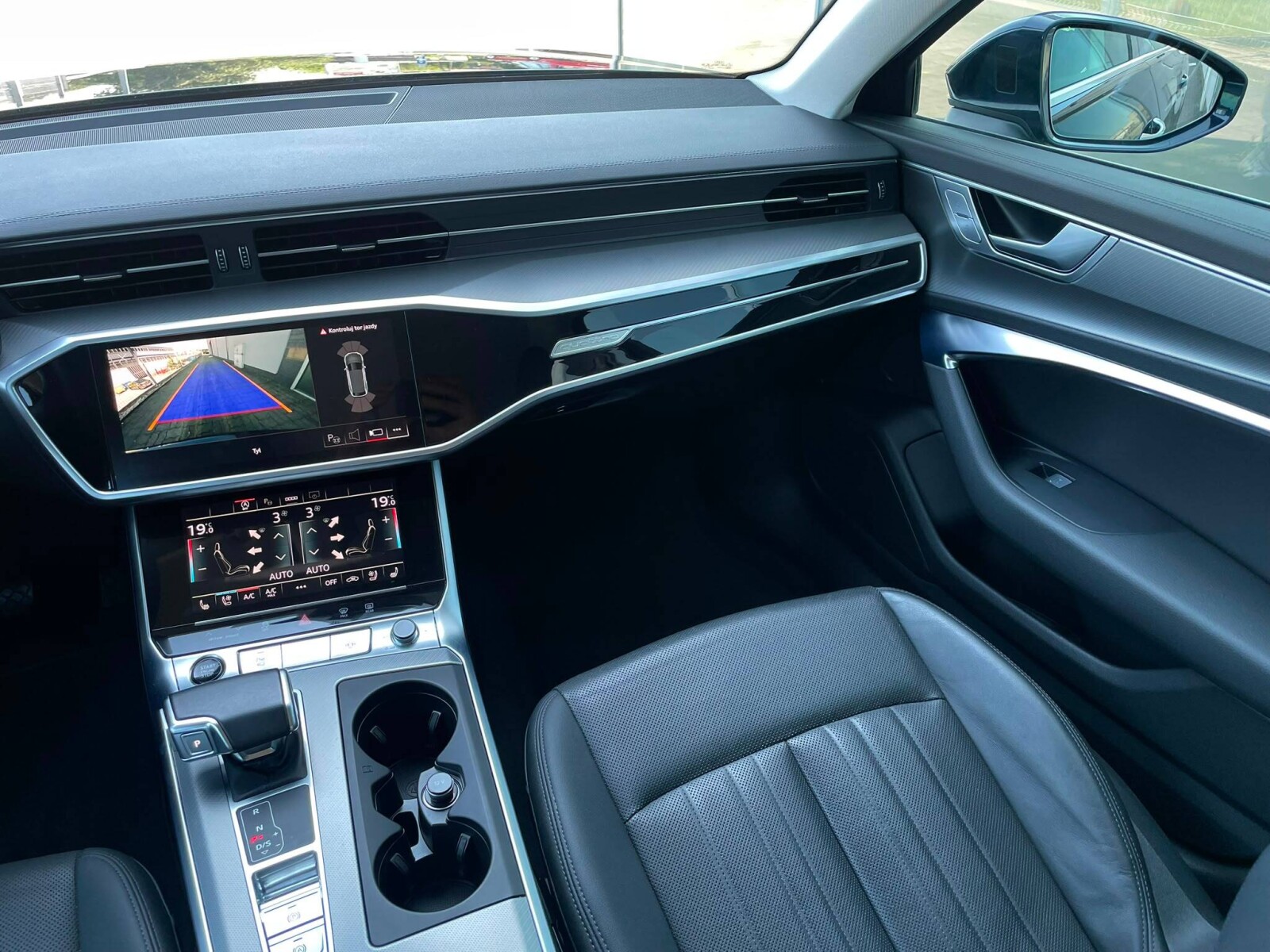 Audi A6 Avant - zdjęcie 16
