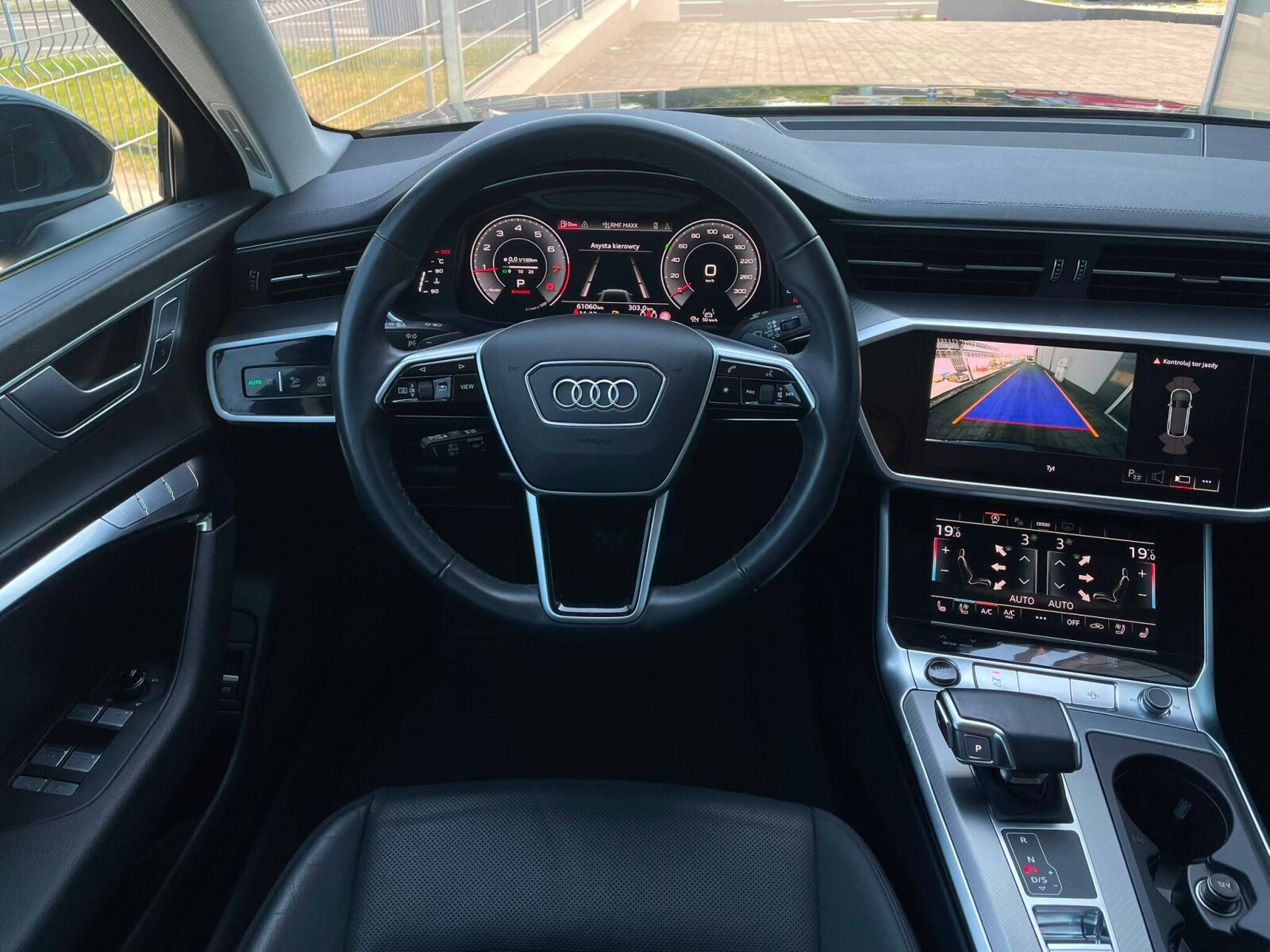 Audi A6 Avant - zdjęcie 17