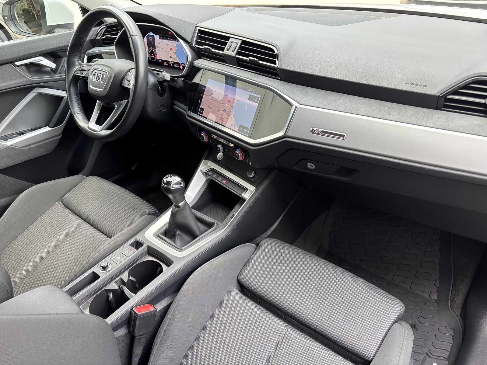 Audi Q3 Sportback - zdjęcie 27