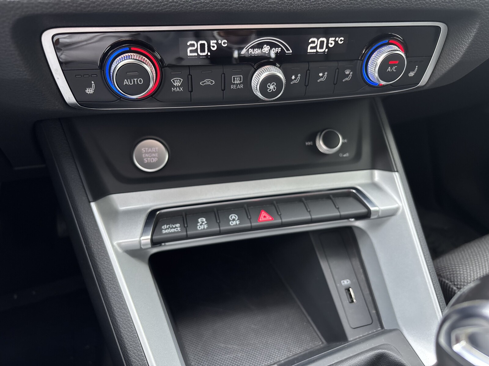 Audi Q3 Sportback - zdjęcie 17