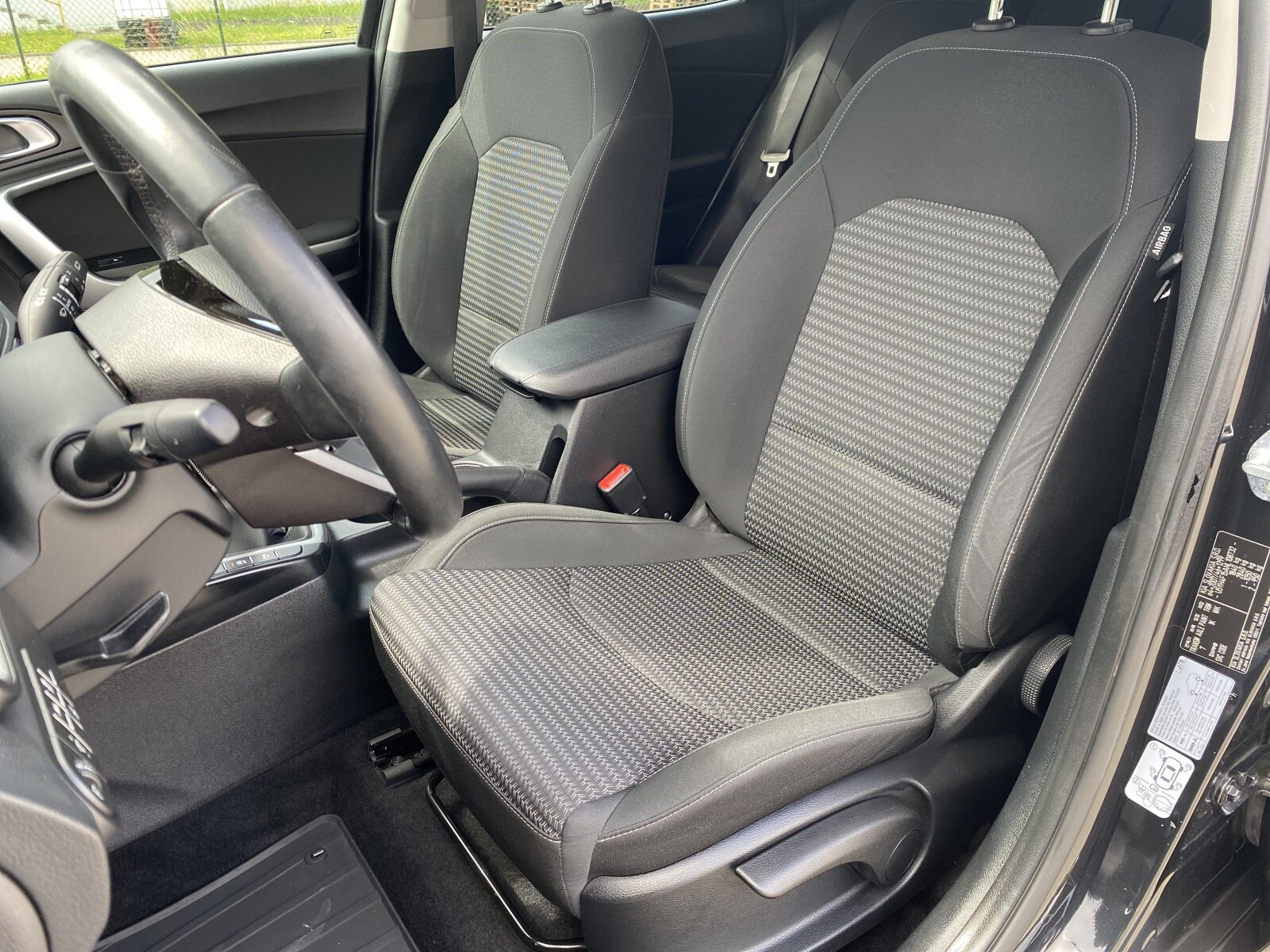 Kia XCeed - zdjęcie 9