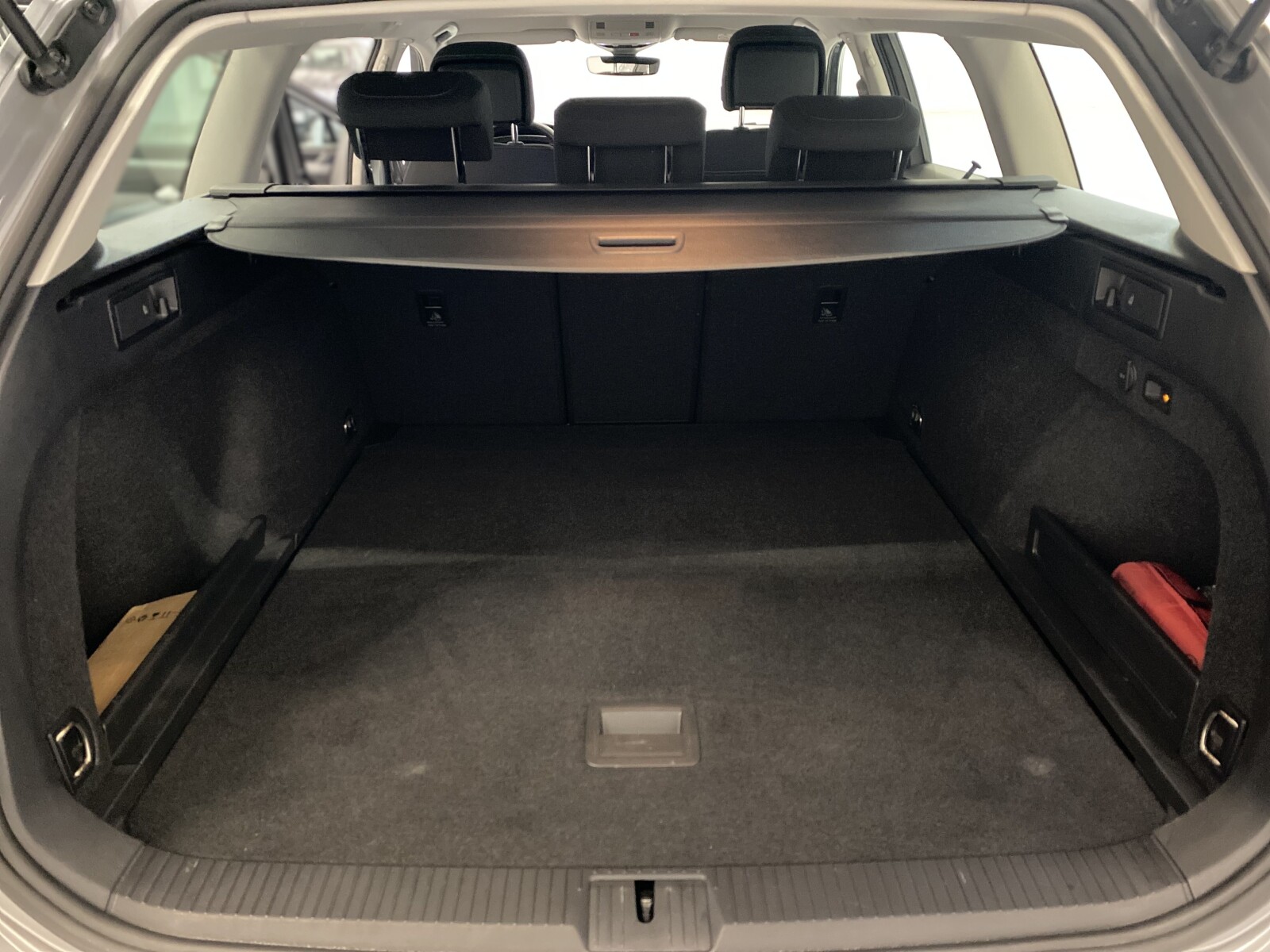 Volkswagen Passat - zdjęcie 32