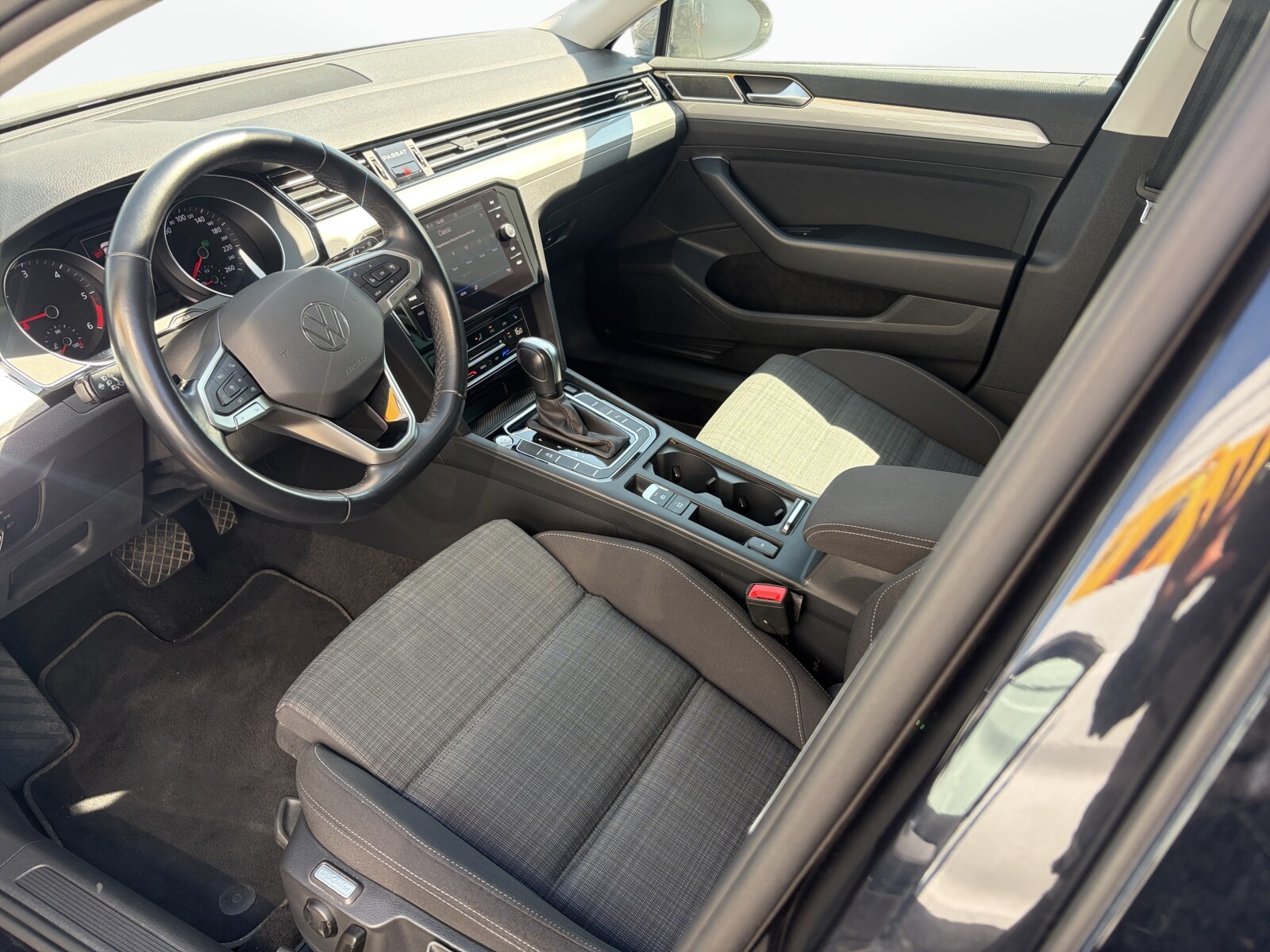 Volkswagen Passat Variant - zdjęcie 9