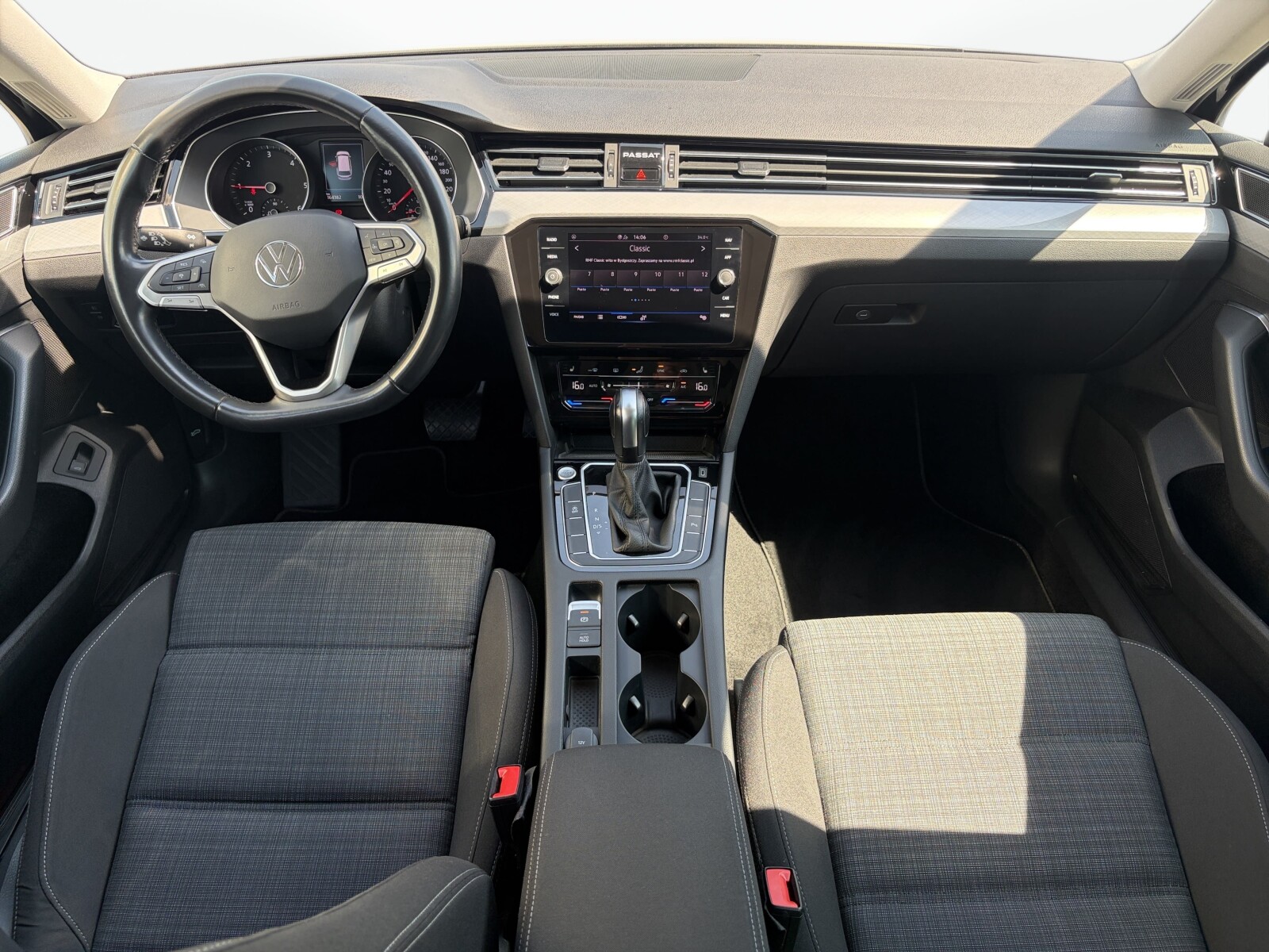 Volkswagen Passat Variant - zdjęcie 10