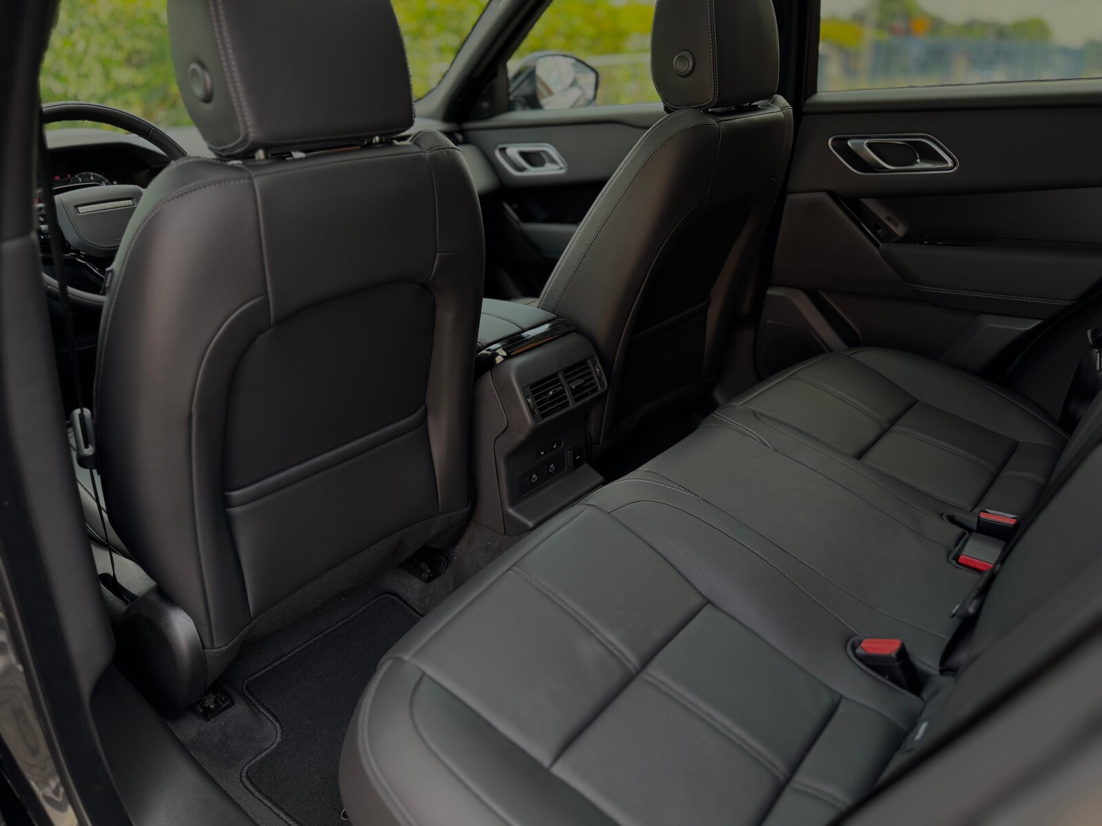 Land Rover Range Rover Velar - zdjęcie 32