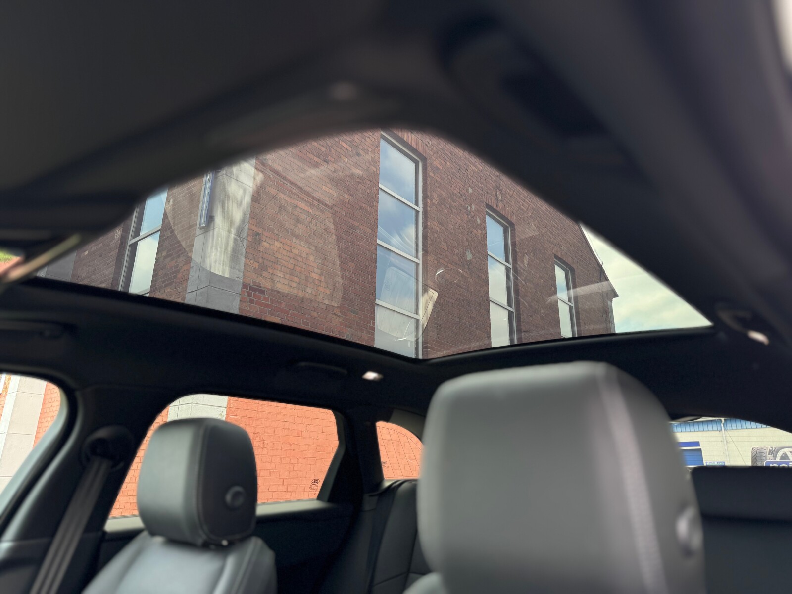 Land Rover Range Rover Velar - zdjęcie 36