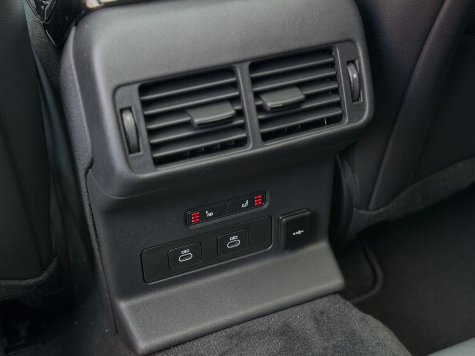 Land Rover Range Rover Velar - zdjęcie 33