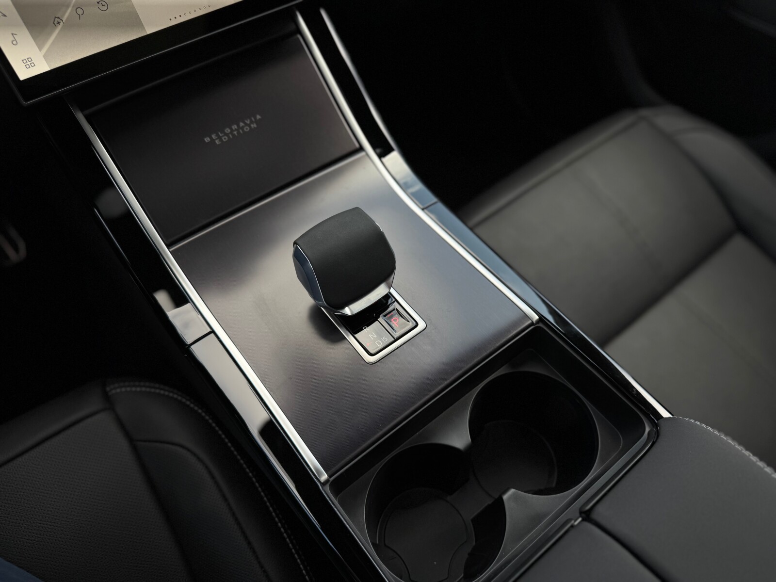 Land Rover Range Rover Velar - zdjęcie 30