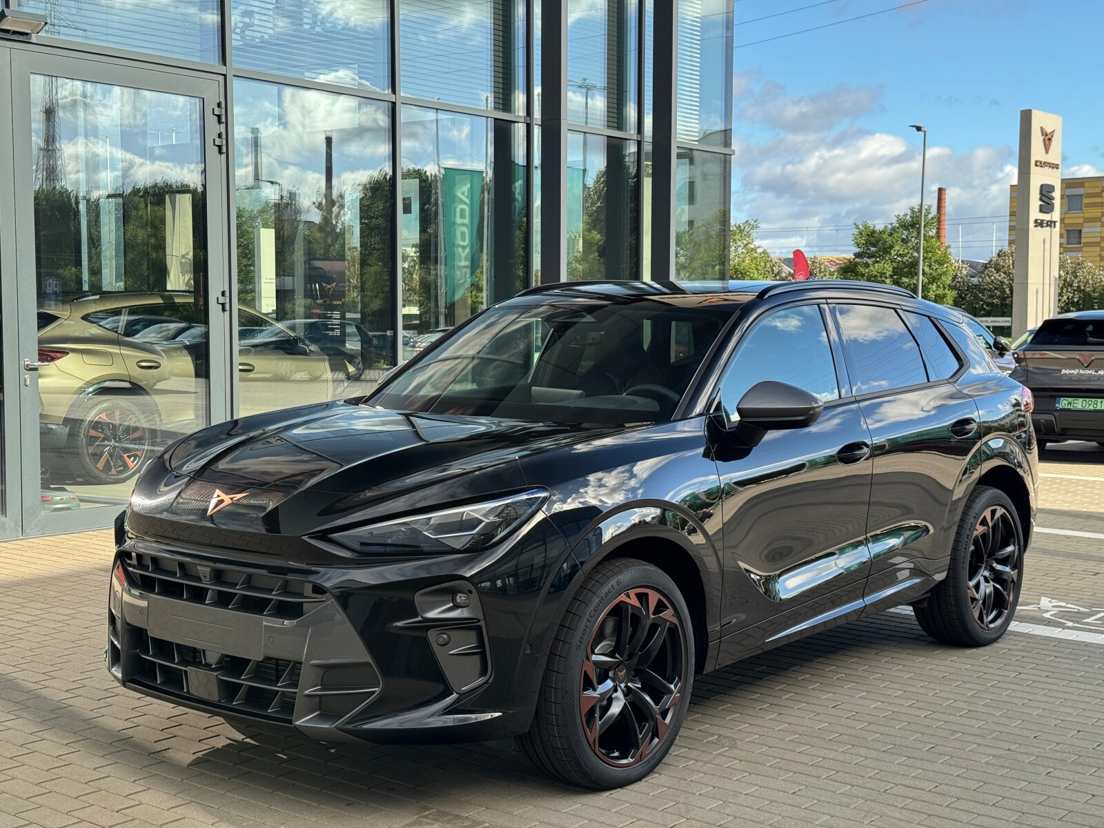 VZ 265KM 4Drive DSG Midnight Black: Panorama, Hak, Sennheiser, Matrix