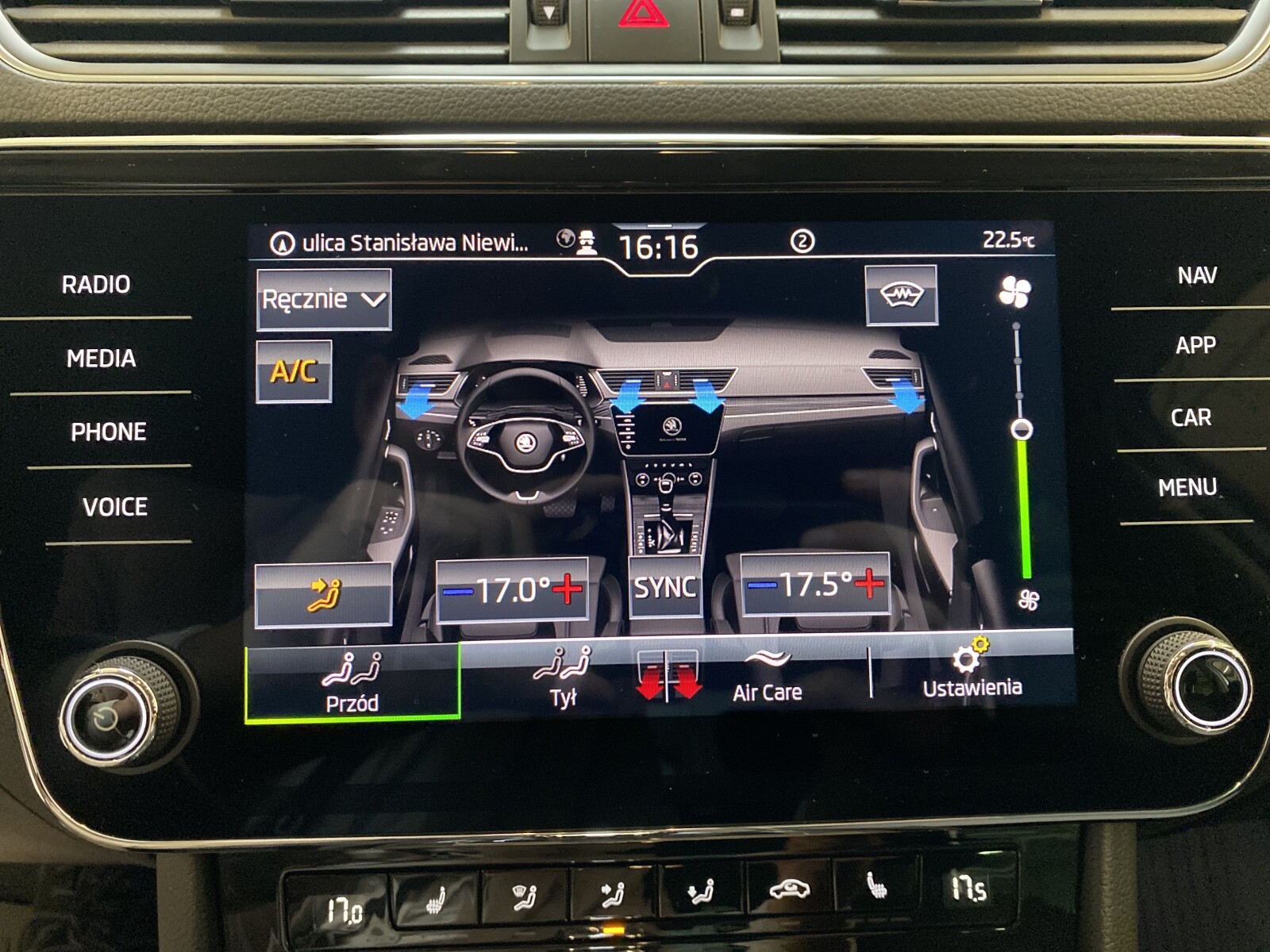 Škoda Superb - zdjęcie 25