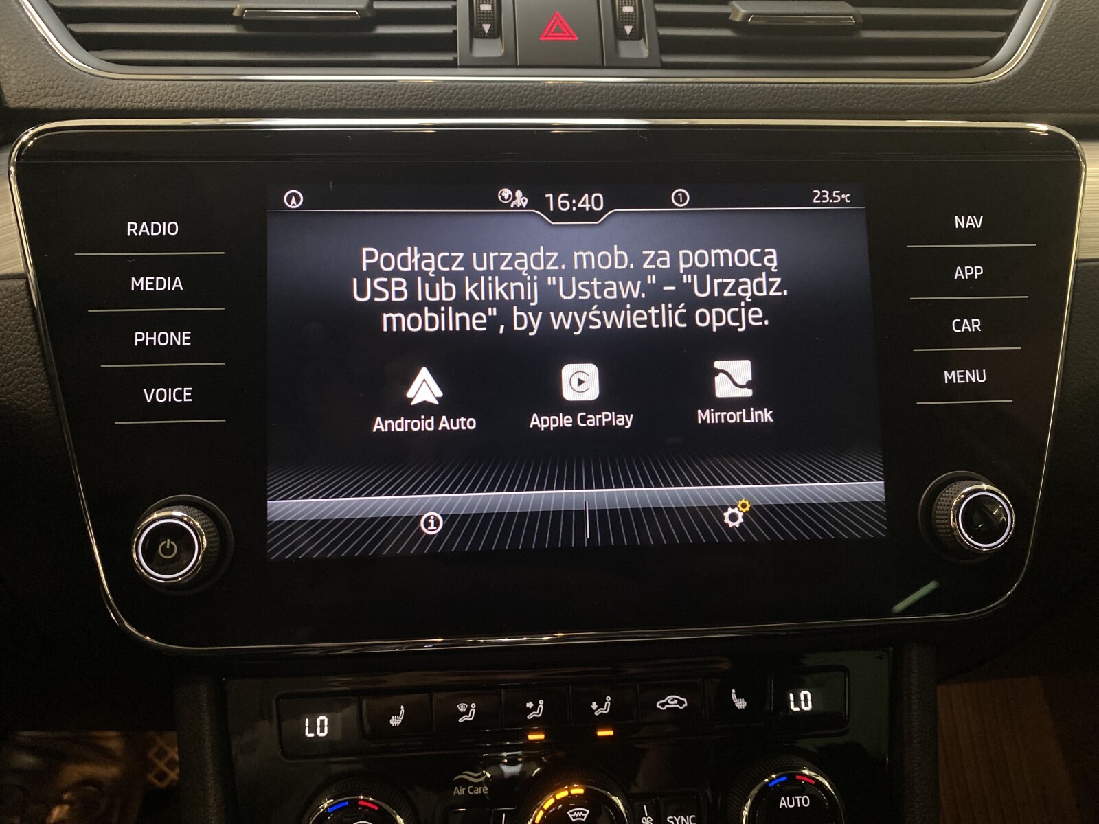 Škoda Superb Combi - zdjęcie 20