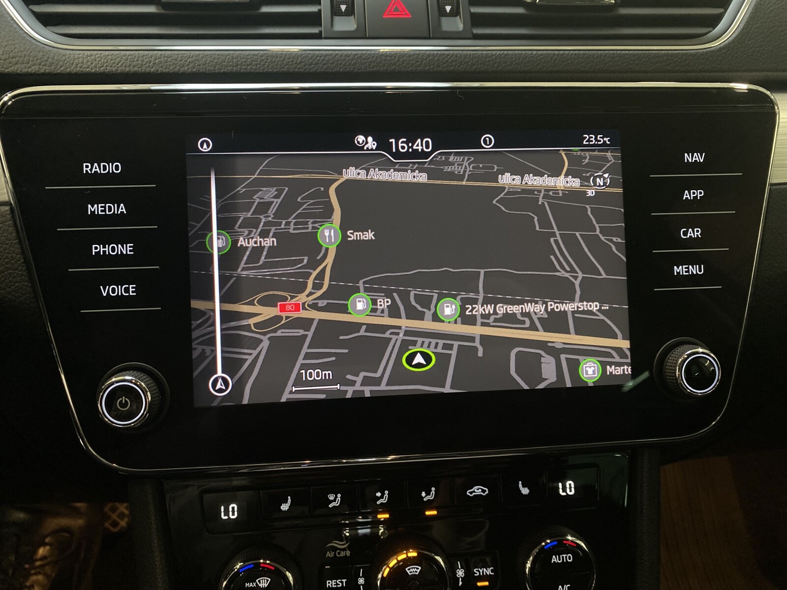 Škoda Superb Combi - zdjęcie 17