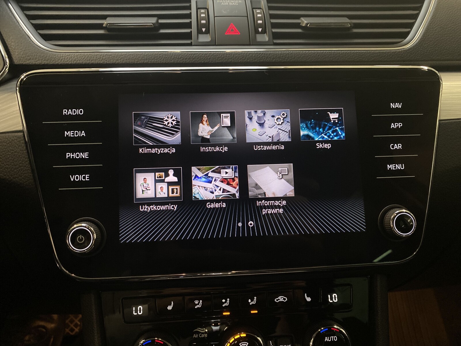 Škoda Superb Combi - zdjęcie 15