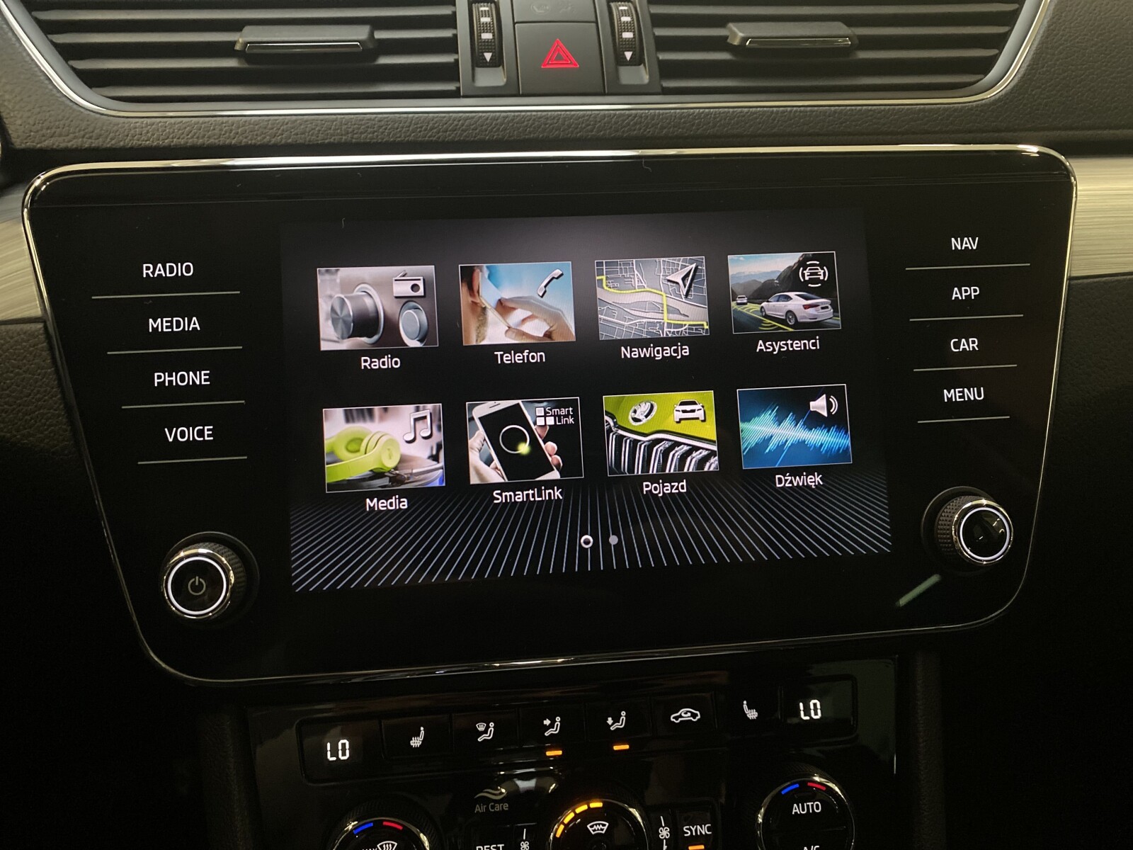 Škoda Superb Combi - zdjęcie 14