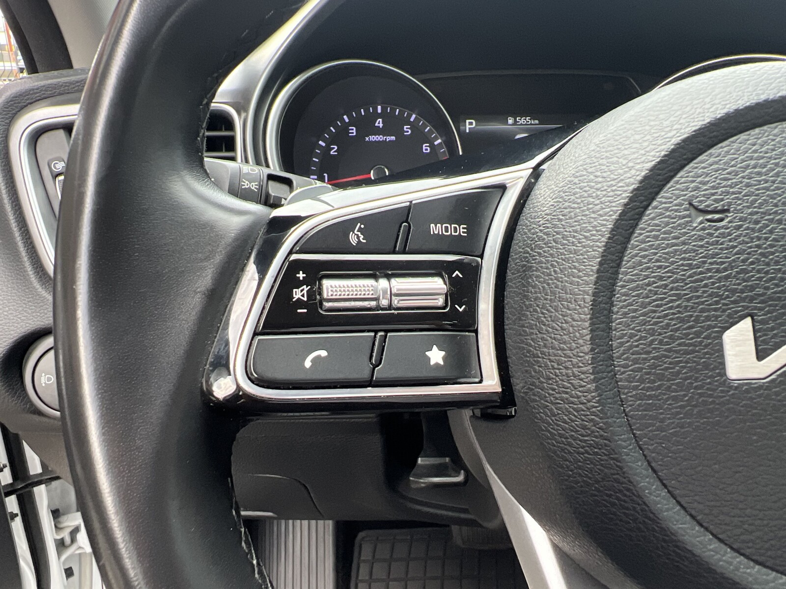 Kia Ceed - zdjęcie 15