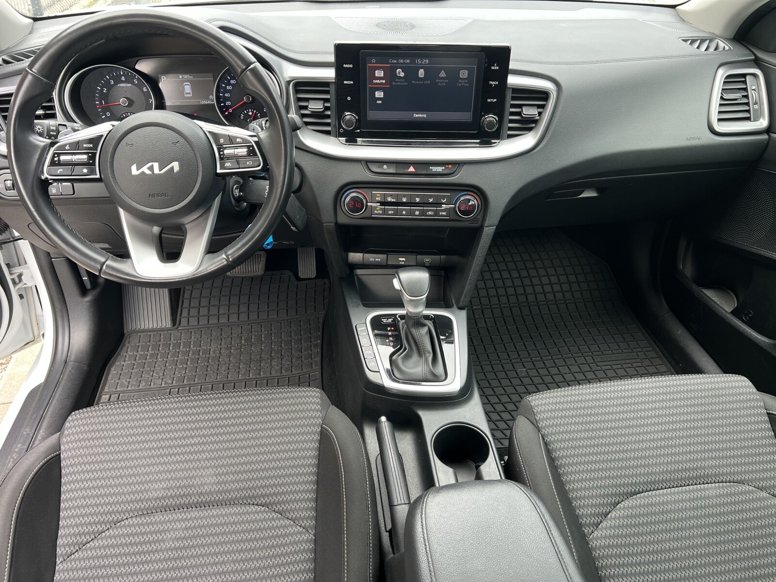 Kia Ceed - zdjęcie 26