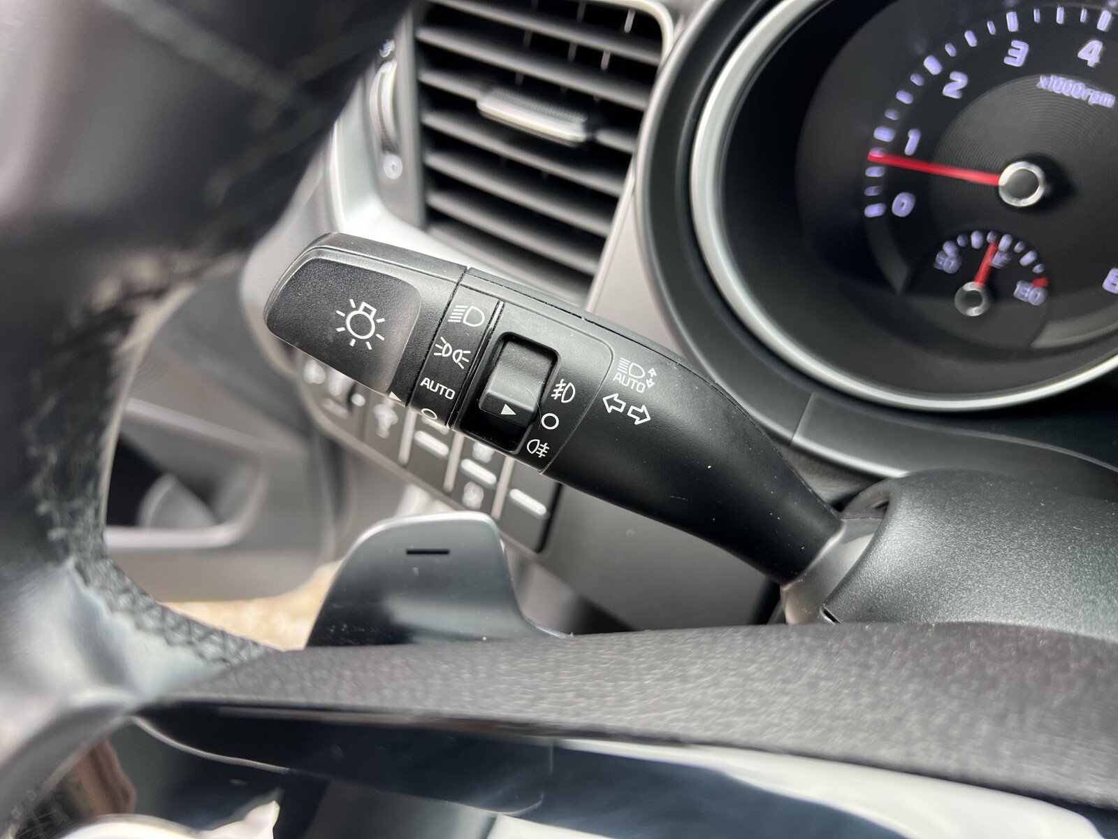 Kia Ceed - zdjęcie 14