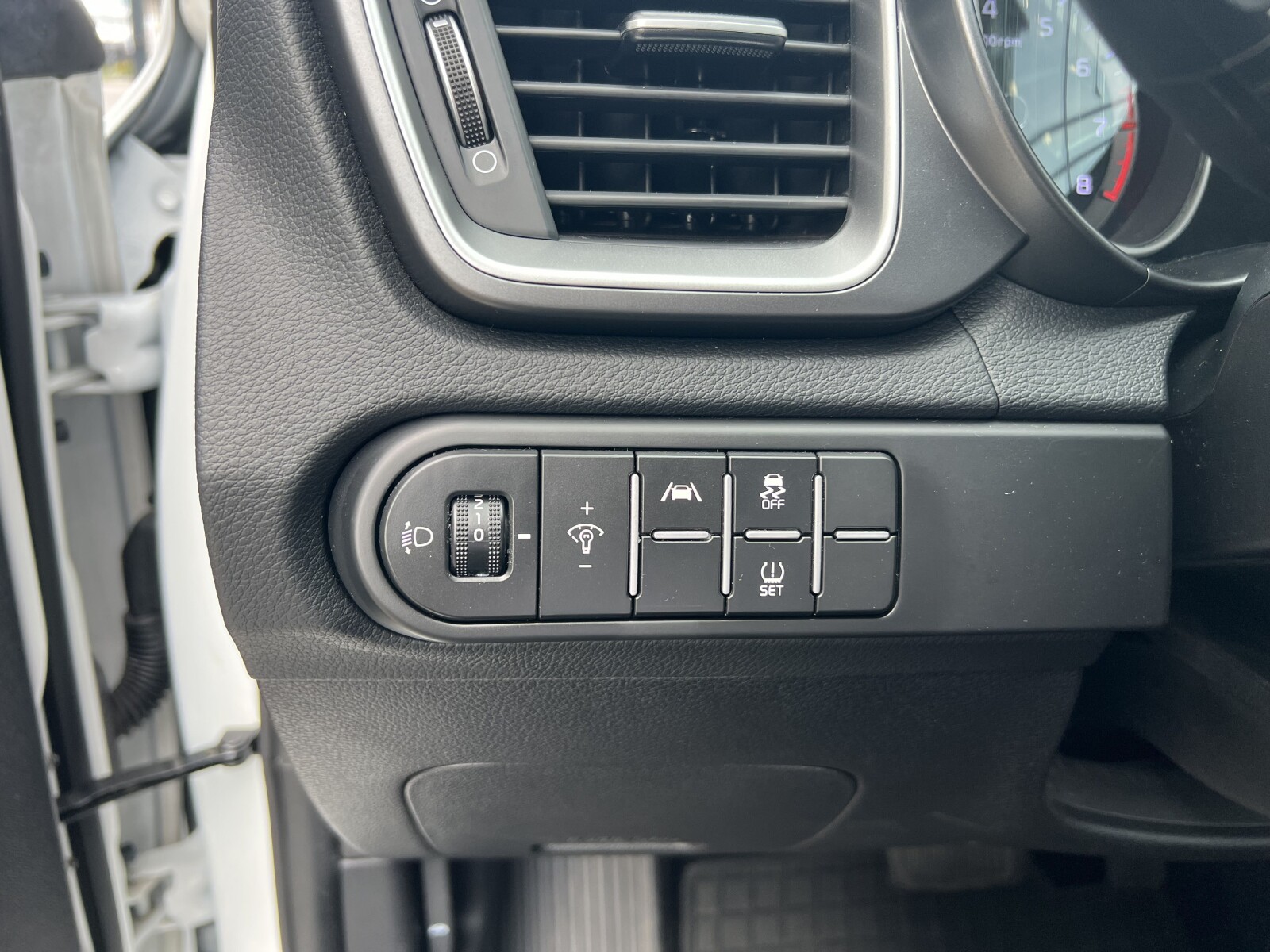 Kia Ceed - zdjęcie 11