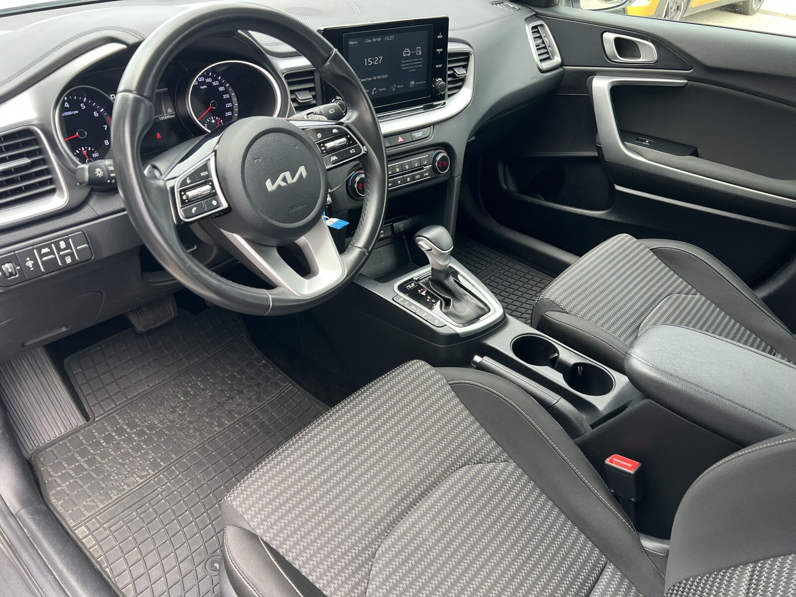 Kia Ceed - zdjęcie 9