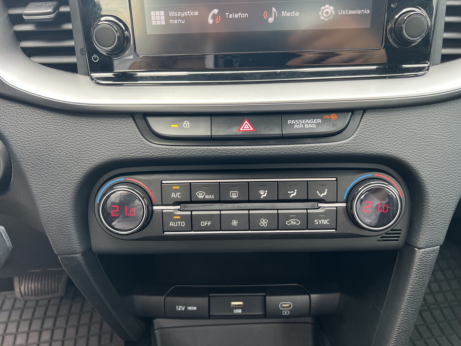 Kia Ceed - zdjęcie 19