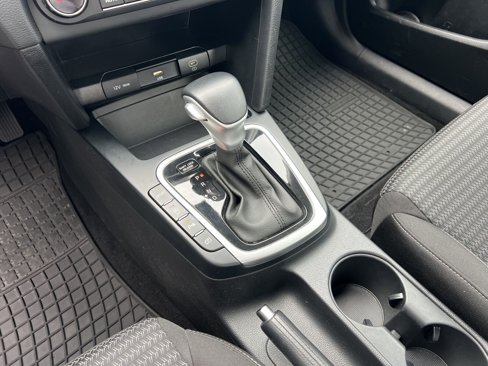 Kia Ceed - zdjęcie 22
