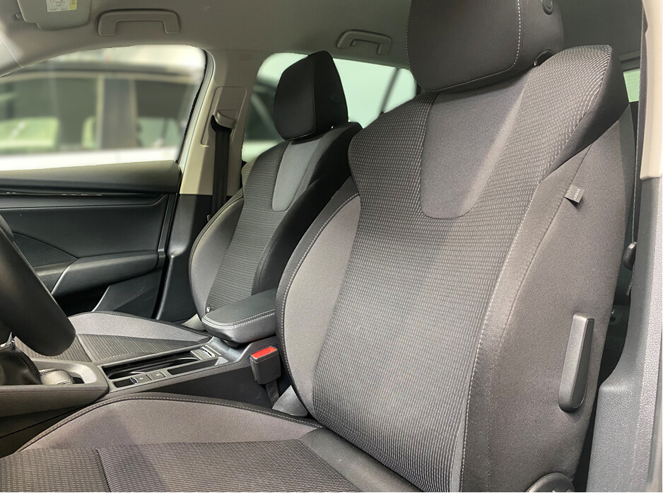 Škoda Octavia Combi - zdjęcie 10