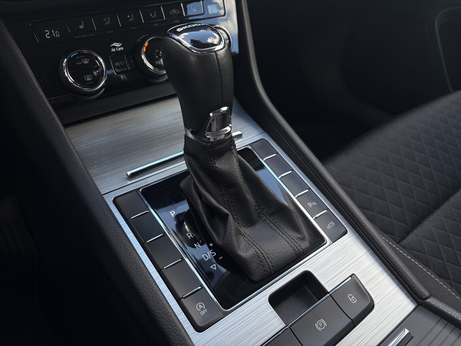 Škoda Superb Combi - zdjęcie 15