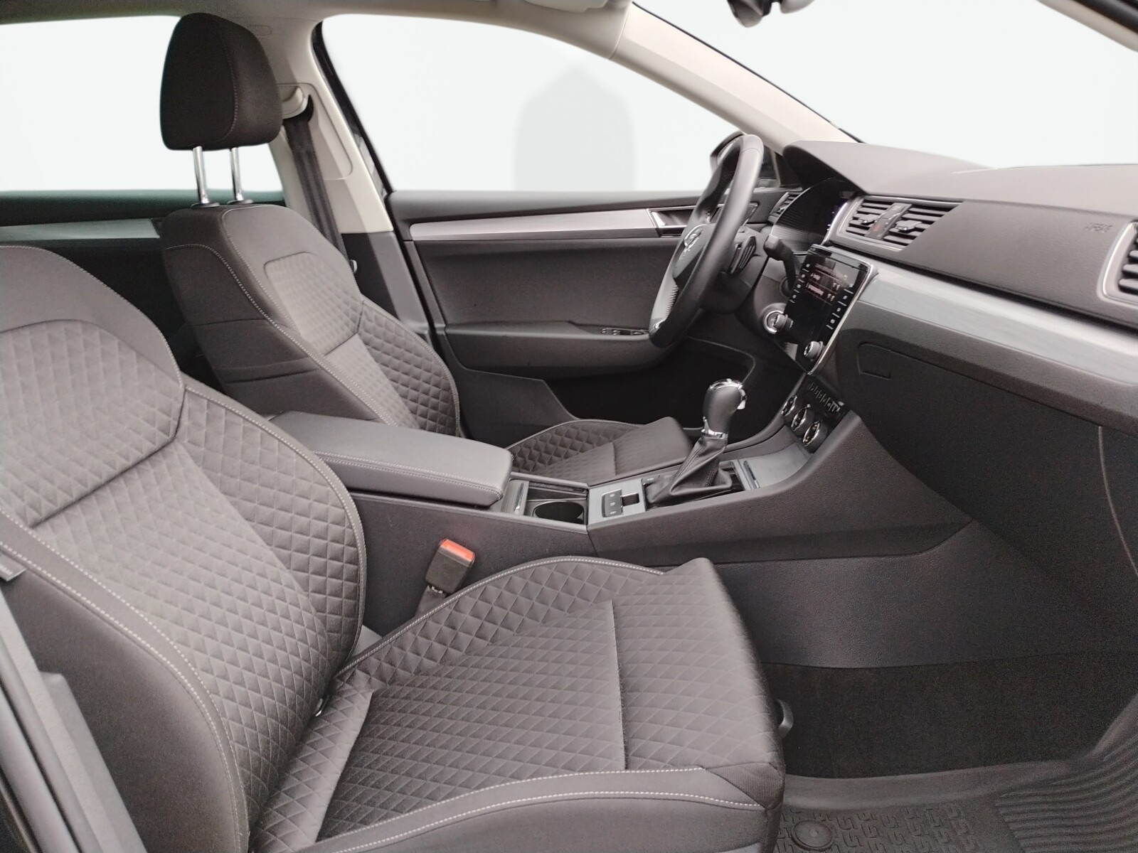 Škoda Superb Combi - zdjęcie 18