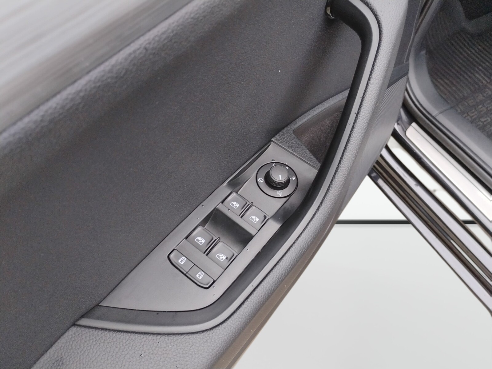 Škoda Superb Combi - zdjęcie 15