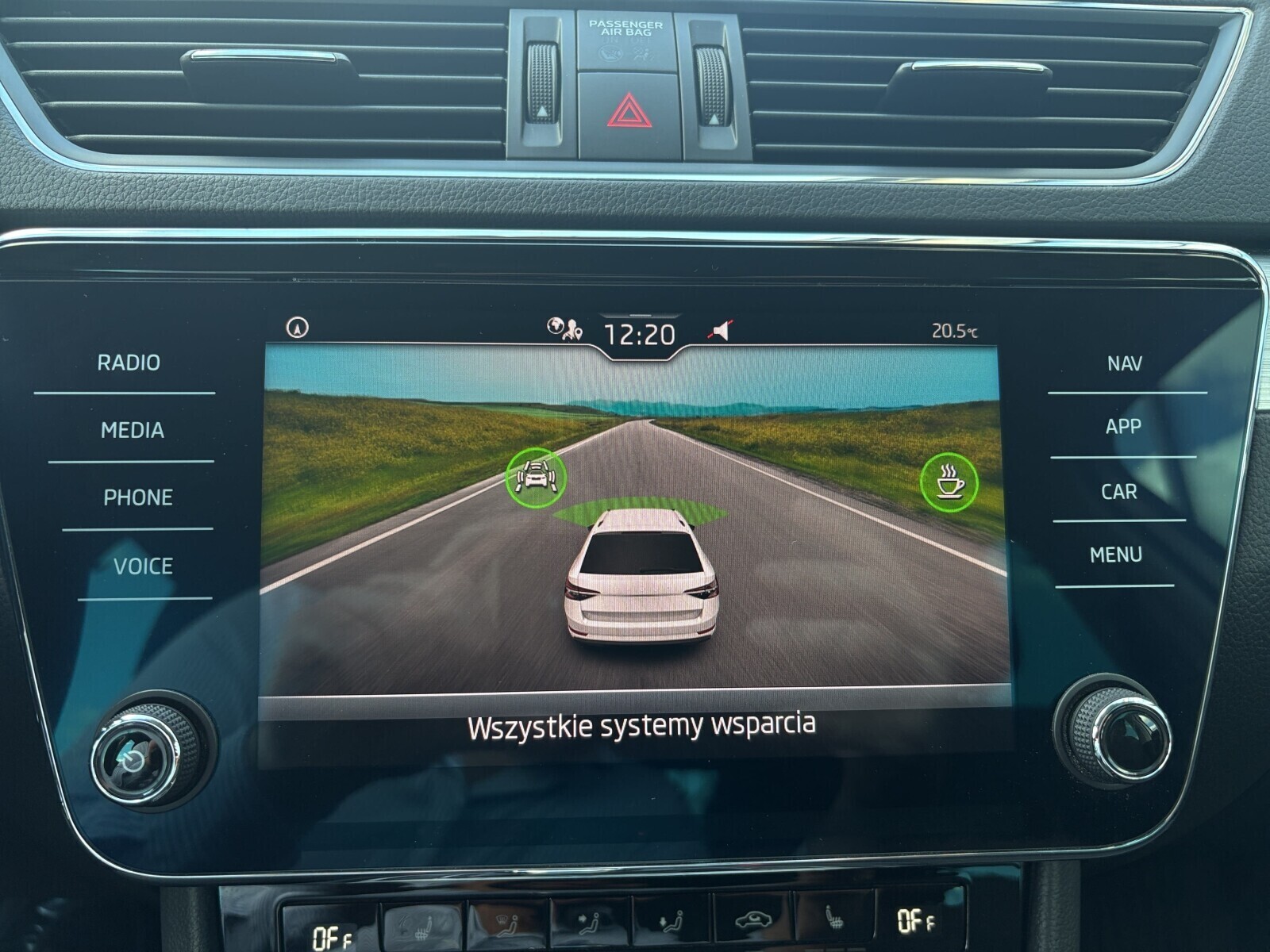Škoda Superb Combi - zdjęcie 13