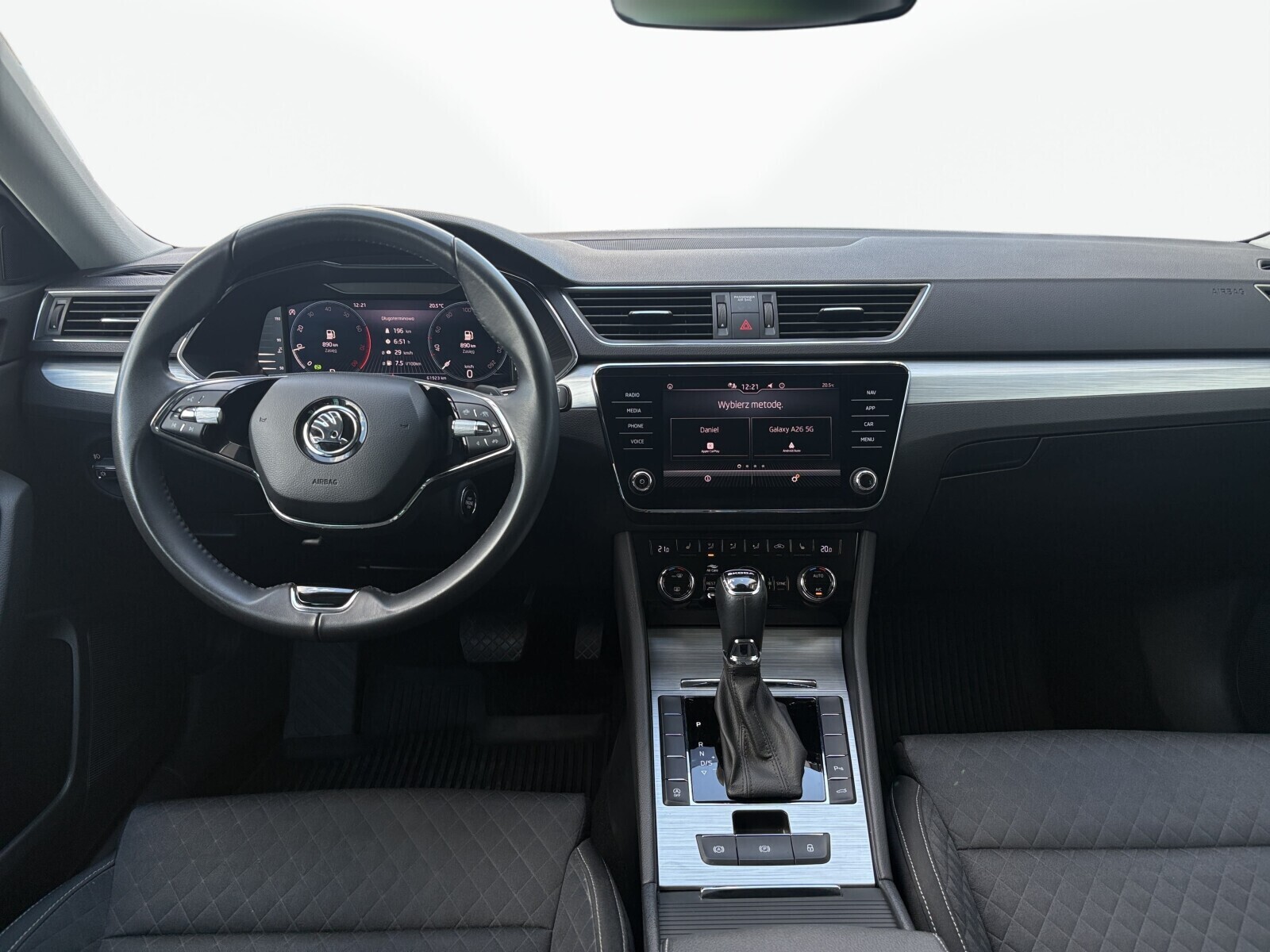 Škoda Superb Combi - zdjęcie 16
