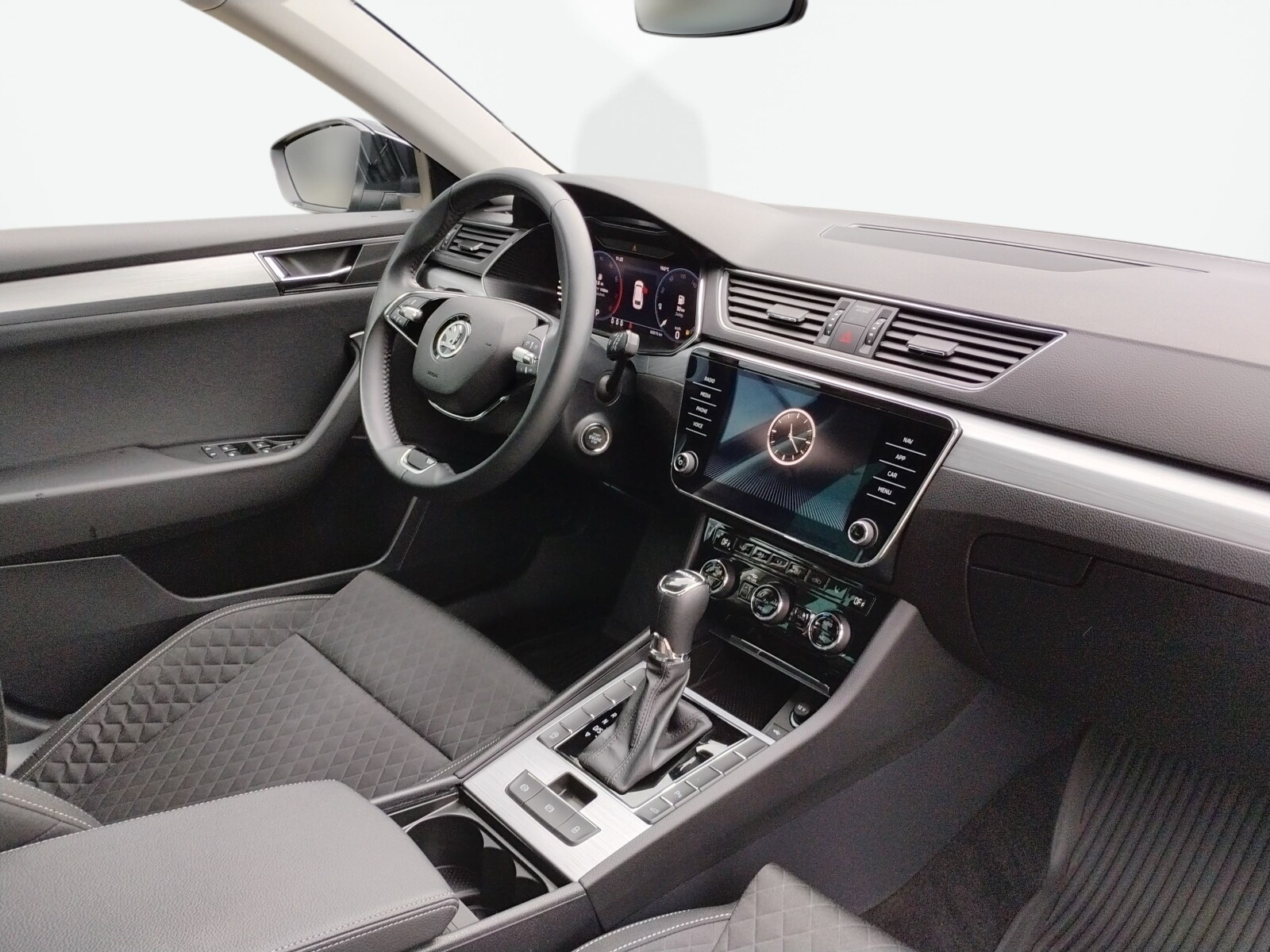 Škoda Superb Combi - zdjęcie 15