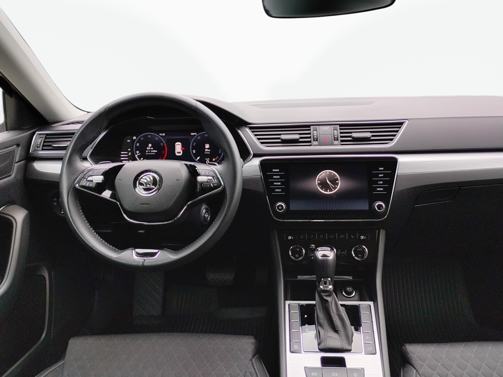 Škoda Superb Combi - zdjęcie 16