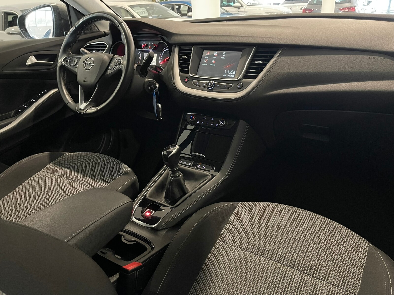 Opel Grandland X - zdjęcie 16