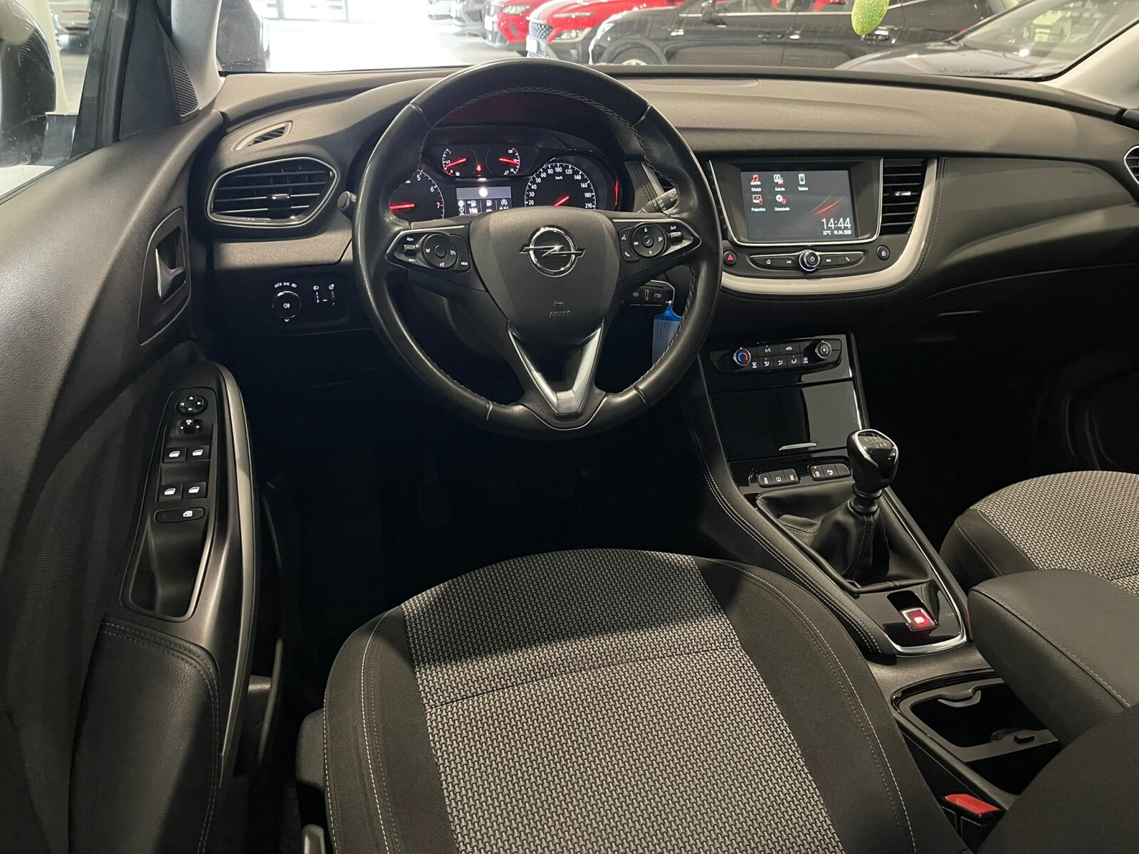 Opel Grandland X - zdjęcie 13