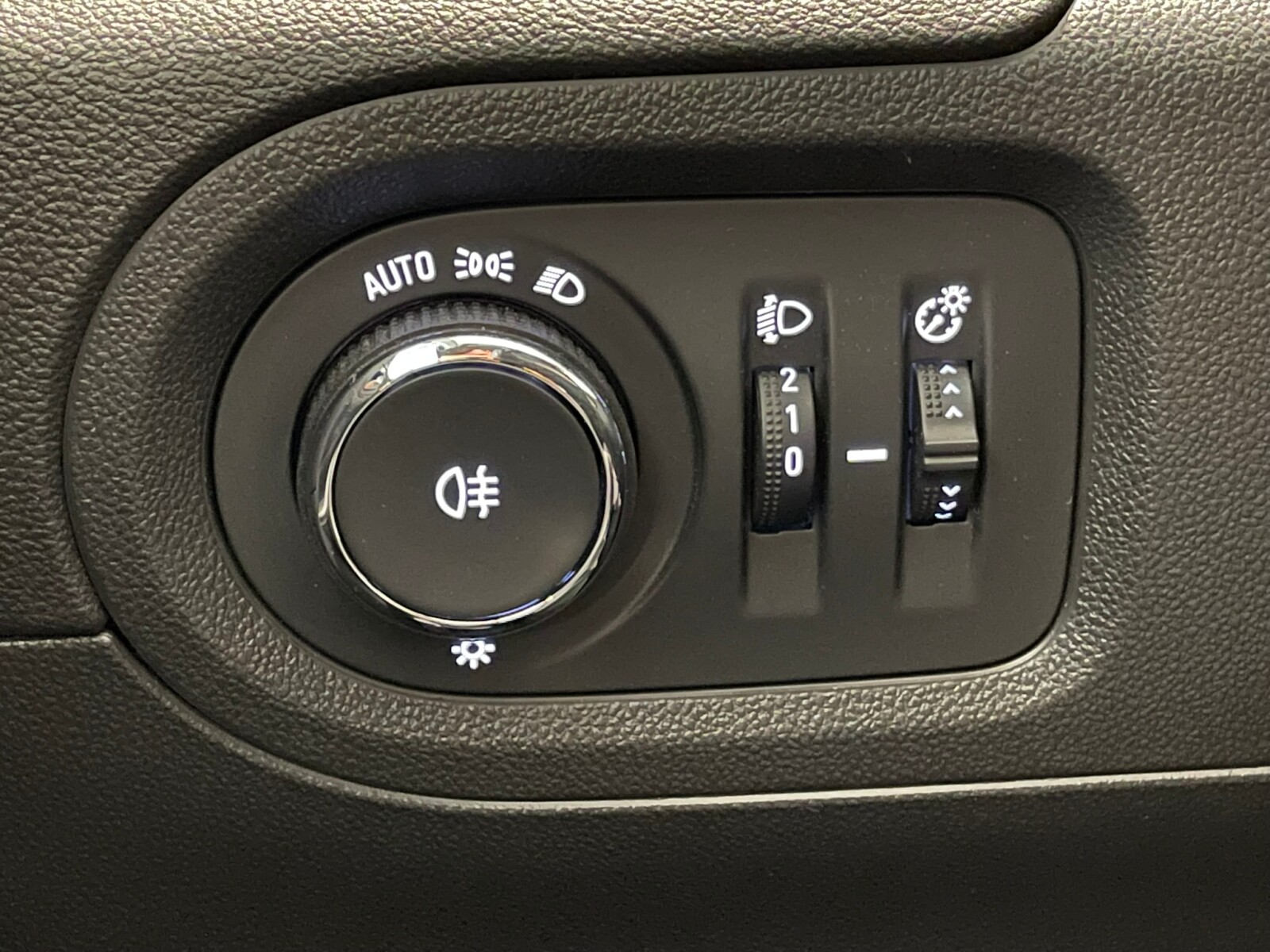 Opel Grandland X - zdjęcie 26